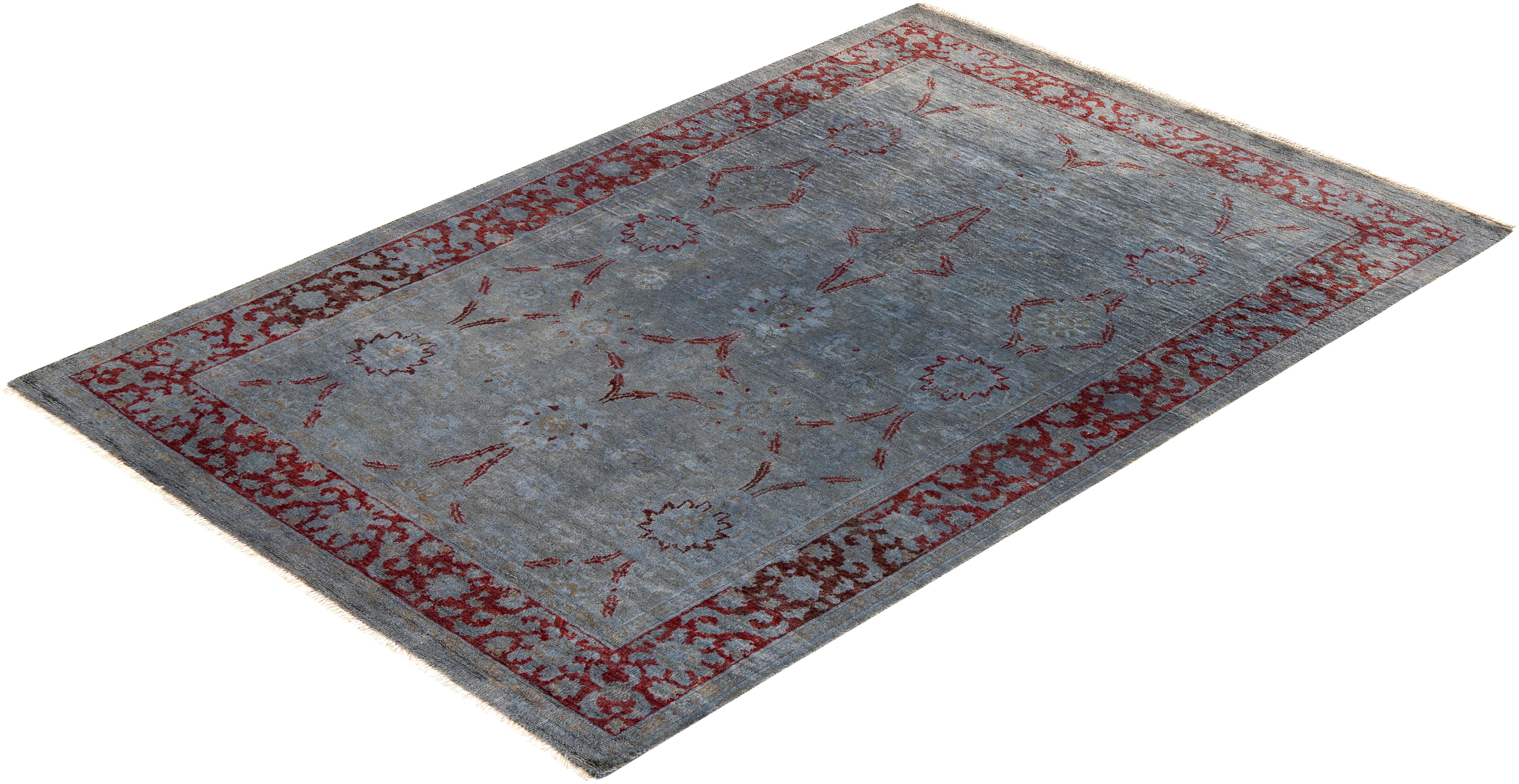 Contemporary Overdyed Hand Knotted Wool Gray Area Rug (Tapis de sol surdimensionné en laine grise nouée à la main) en vente 2