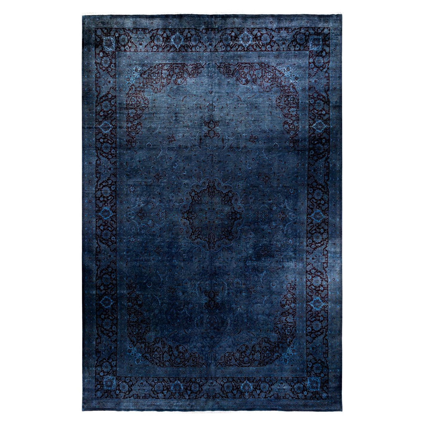Contemporary Overdyed Hand Knotted Wool Gray Area Rug (Tapis de sol surdimensionné en laine grise nouée à la main)