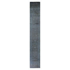 Contemporary Overdyed Hand Knotted Wool Gray Area Rug (Tapis de sol surdimensionné en laine grise nouée à la main)