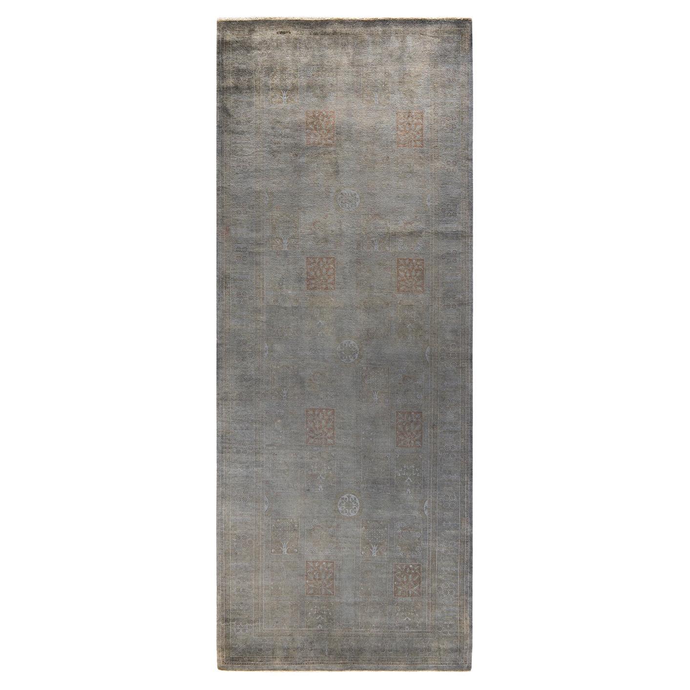 Contemporary Overdyed Hand Knotted Wool Gray Area Rug (Tapis de sol surdimensionné en laine grise nouée à la main) en vente