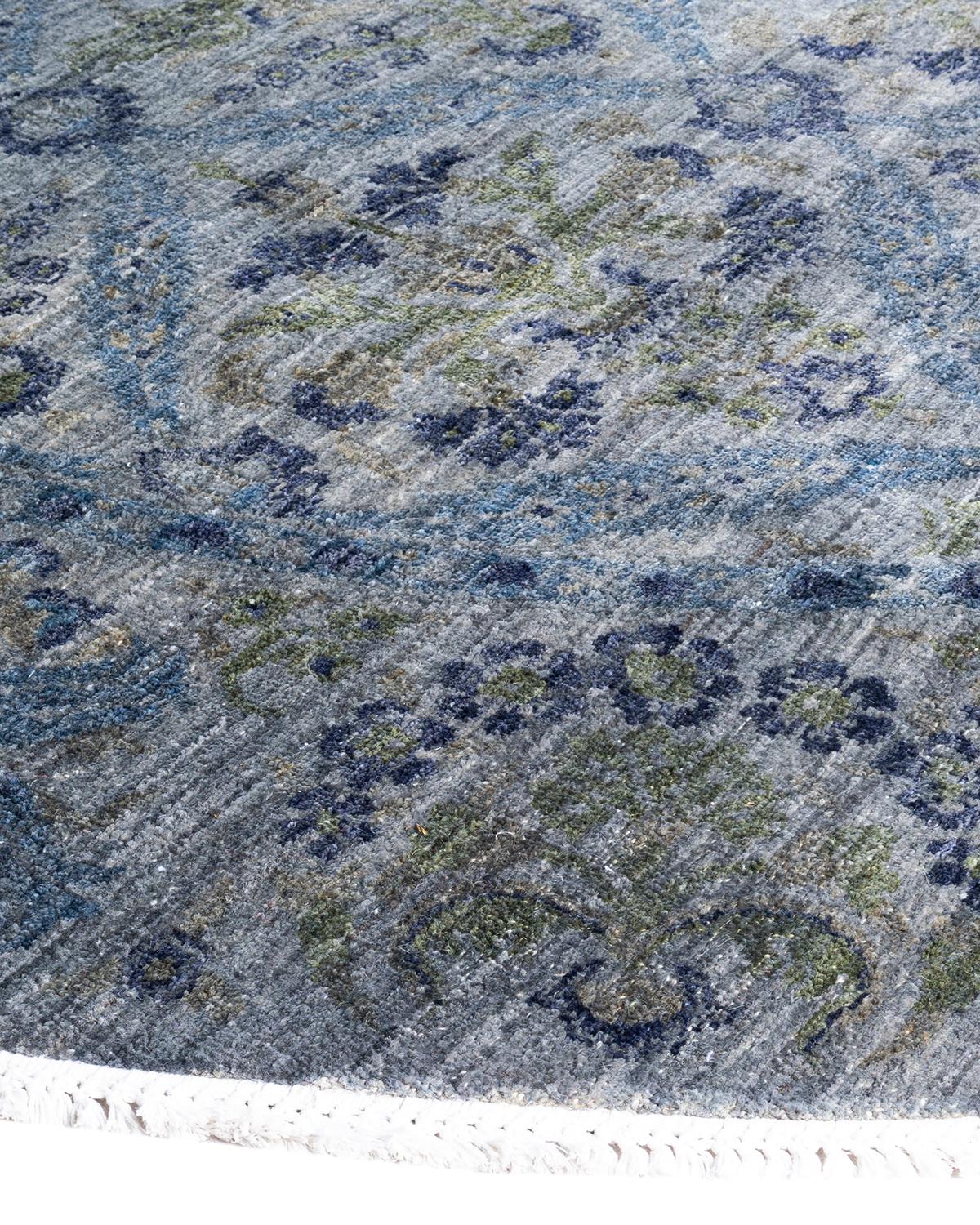 Vibrance-Teppiche sind der Inbegriff von Klassik mit Pfiff: traditionelle Muster in leuchtenden Farben gefärbt. Jeder handgeknüpfte Teppich wird mit einem 100 % natürlichen botanischen Farbstoff gewaschen, der verborgene Nuancen in den Mustern