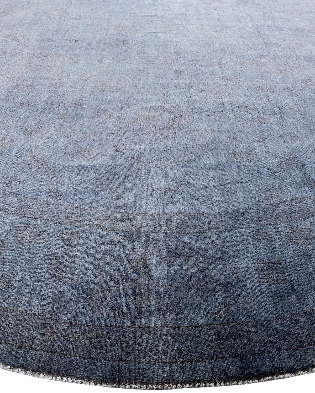 Contemporary Overdyed Hand Knotted Wool Gray Round Area Rug In New Condition For Sale In Norwalk, CT