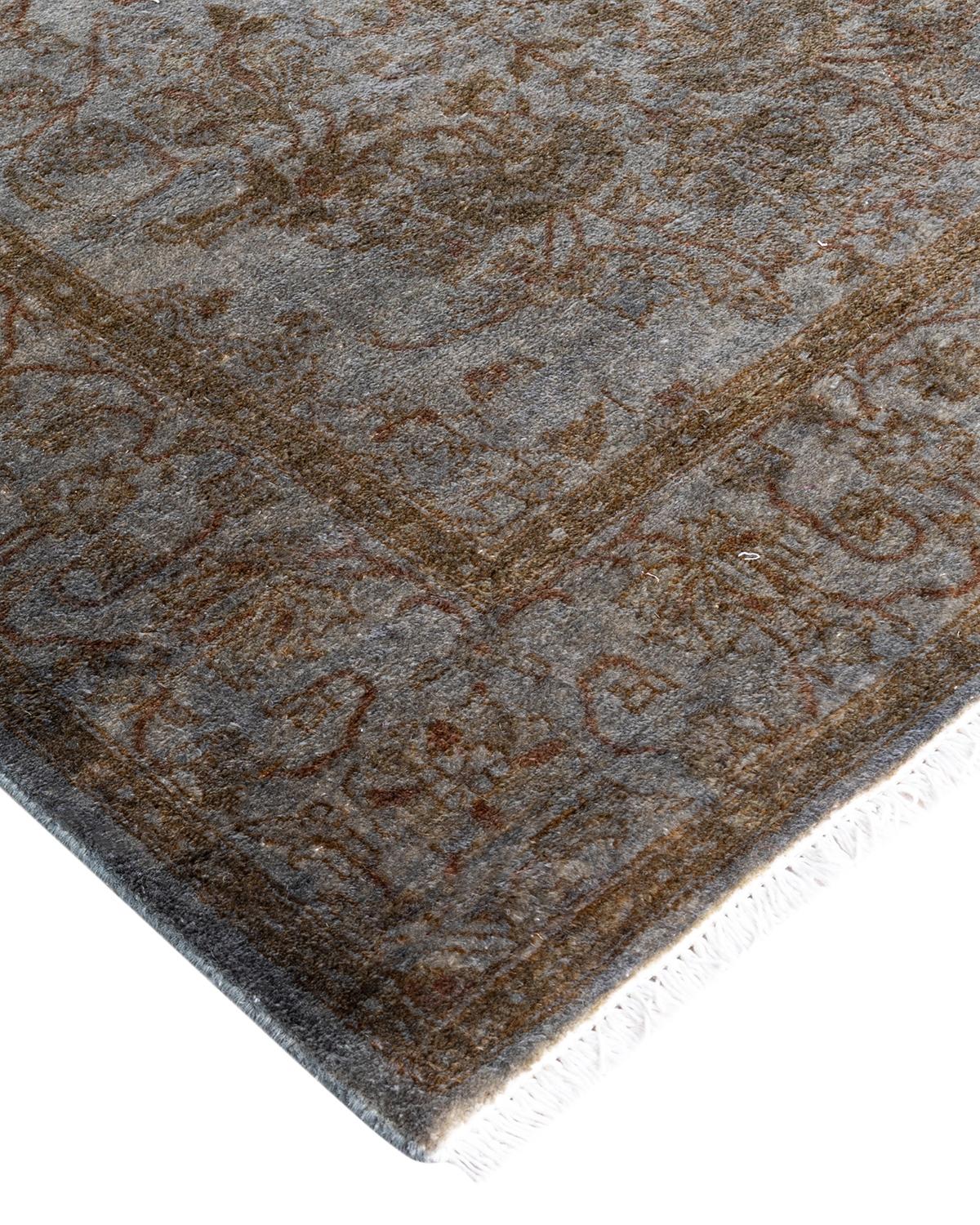Vibrance-Teppiche sind der Inbegriff von Klassik mit Pfiff: traditionelle Muster in leuchtenden Farben gefärbt. Jeder handgeknüpfte Teppich wird mit einem 100 % natürlichen botanischen Farbstoff gewaschen, der verborgene Nuancen in den Mustern