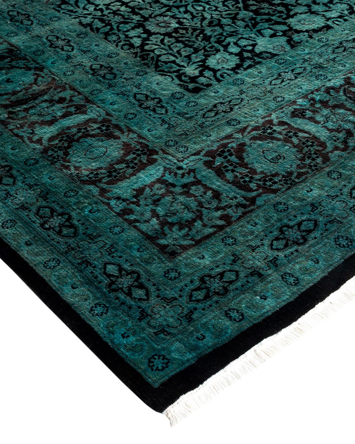 Vibrance-Teppiche sind der Inbegriff von Klassik mit Pfiff: traditionelle Muster in leuchtenden Farben gefärbt. Jeder handgeknüpfte Teppich wird mit einem 100% natürlichen botanischen Farbstoff gewaschen, der verborgene Nuancen in den Mustern