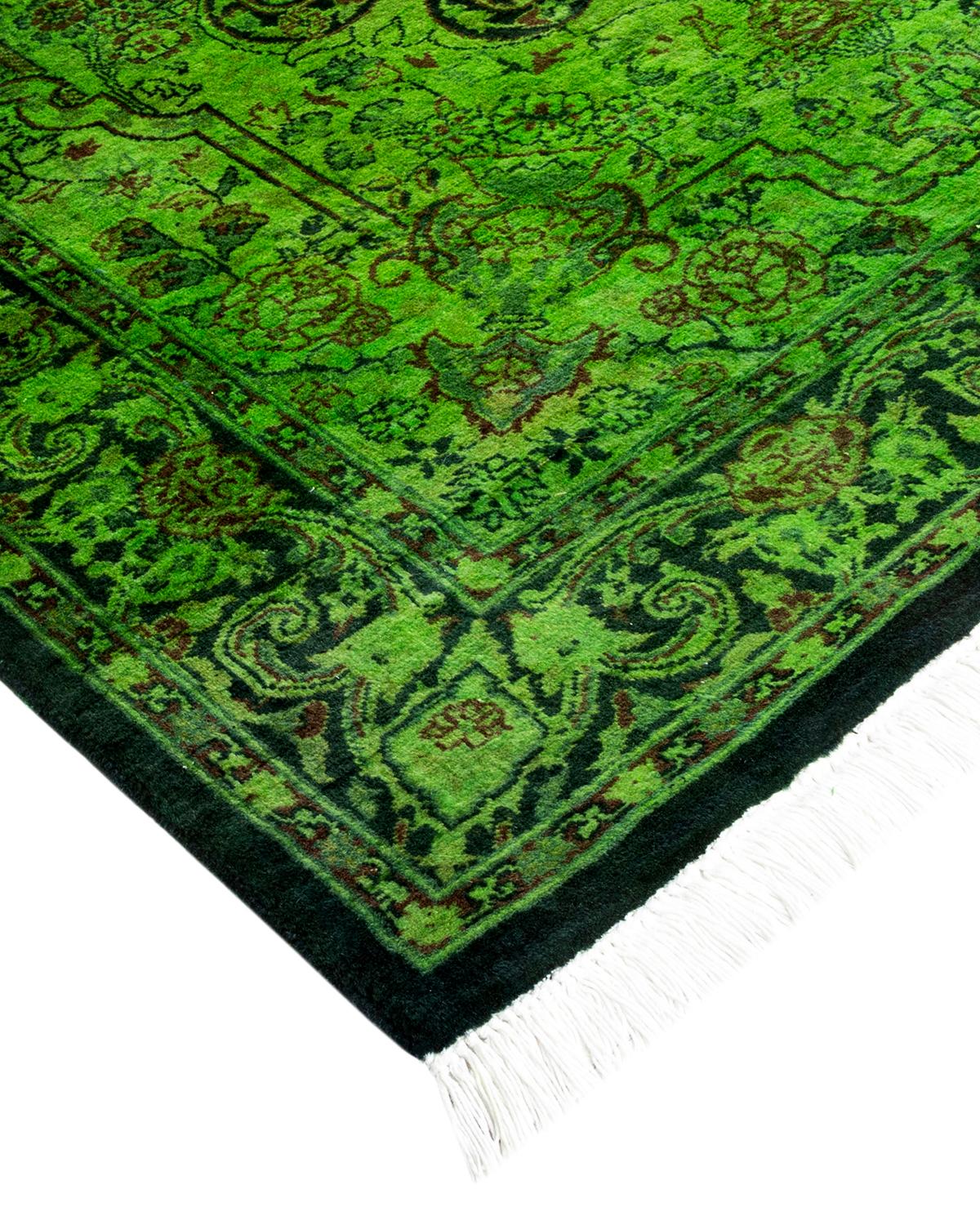 Vibrance-Teppiche sind der Inbegriff von Klassik mit Pfiff: traditionelle Muster in leuchtenden Farben gefärbt. Jeder handgeknüpfte Teppich wird mit einem 100% natürlichen botanischen Farbstoff gewaschen, der verborgene Nuancen in den Mustern