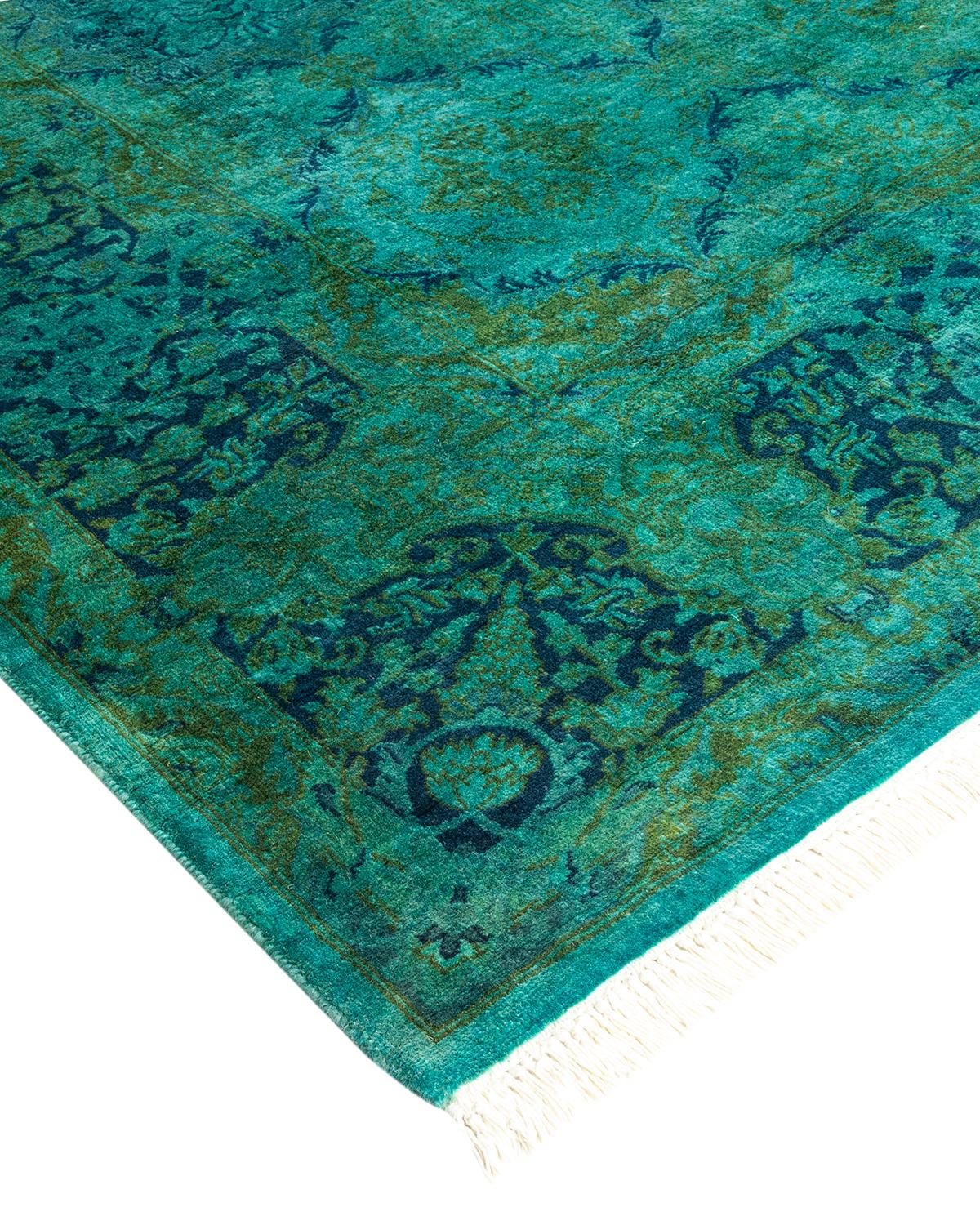 Vibrance-Teppiche sind der Inbegriff von Klassik mit Pfiff: traditionelle Muster in leuchtenden Farben gefärbt. Jeder handgeknüpfte Teppich wird mit einem 100% natürlichen botanischen Farbstoff gewaschen, der verborgene Nuancen in den Mustern
