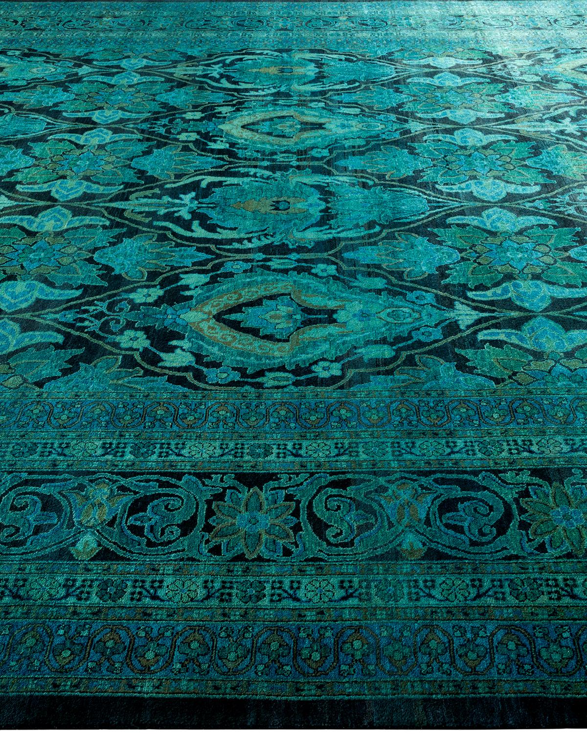 Contemporary Overdyed Hand Knotted Wool Green Area Rug (tapis en laine surteinte nouée à la main) Neuf - En vente à Norwalk, CT