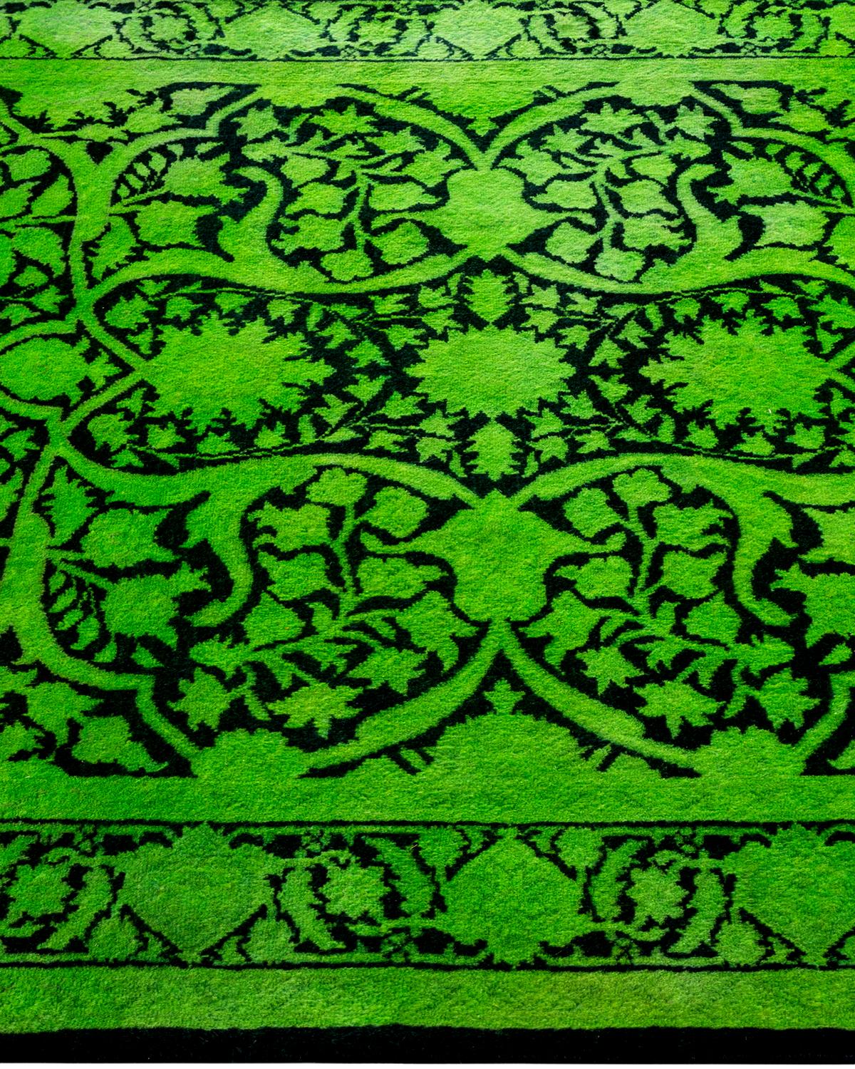 Contemporary Overdyed Hand Knotted Wool Green Area Rug (tapis en laine surteinte nouée à la main) Neuf - En vente à Norwalk, CT
