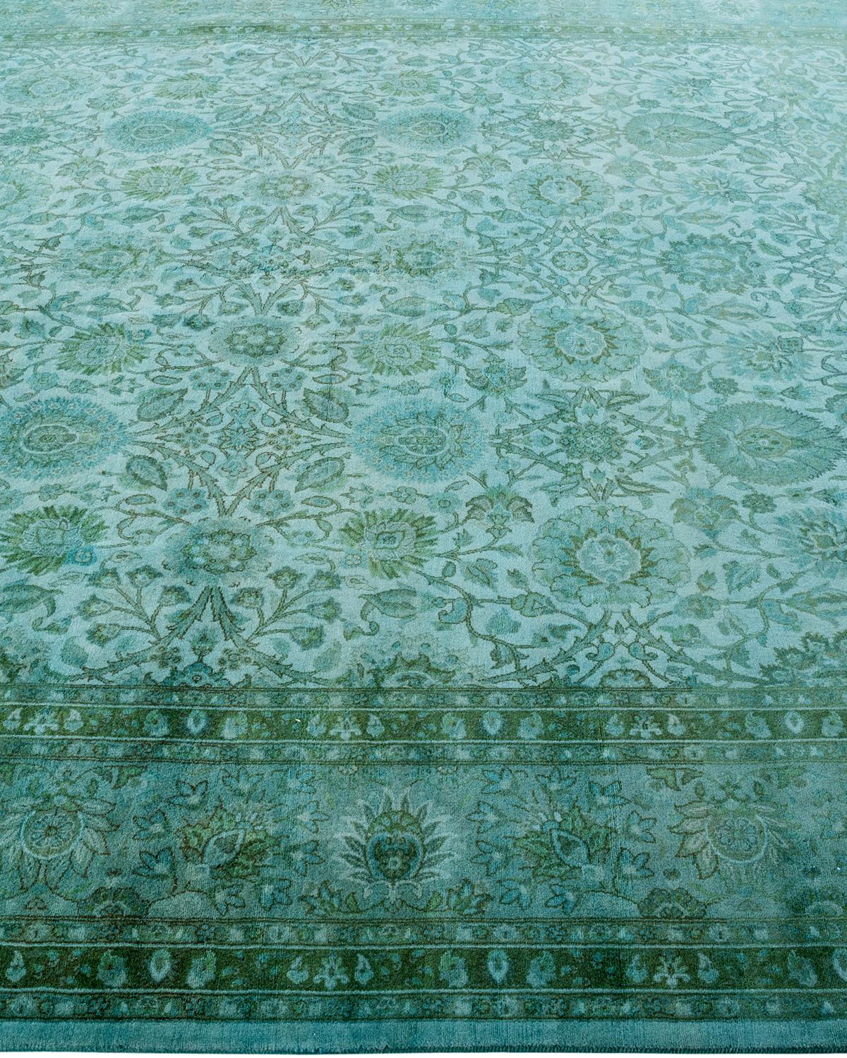 Contemporary Overdyed Hand Knotted Wool Green Area Rug (tapis en laine surteinte nouée à la main) Neuf - En vente à Norwalk, CT