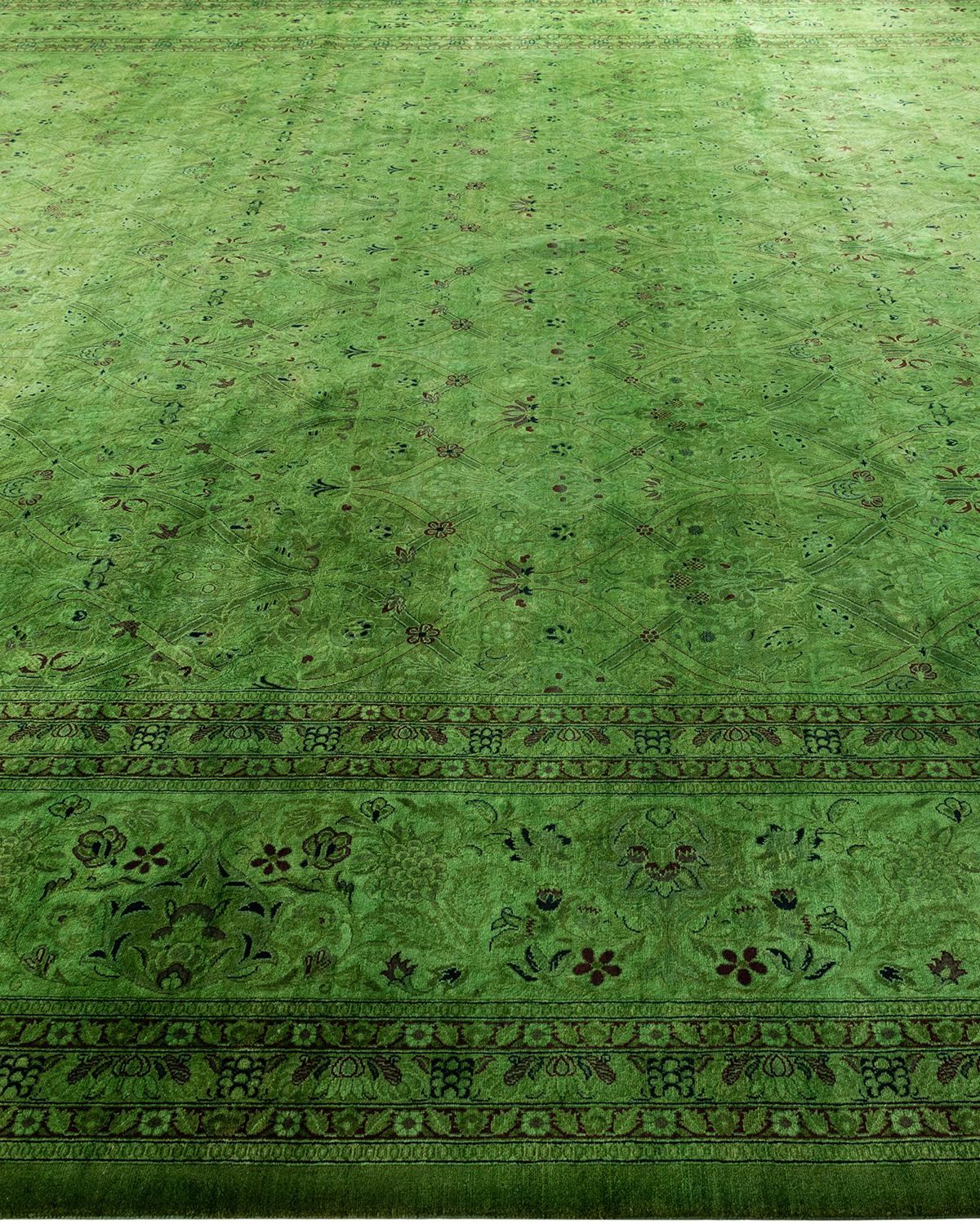 Contemporary Overdyed Hand Knotted Wool Green Area Rug (tapis en laine surteinte nouée à la main) Neuf - En vente à Norwalk, CT