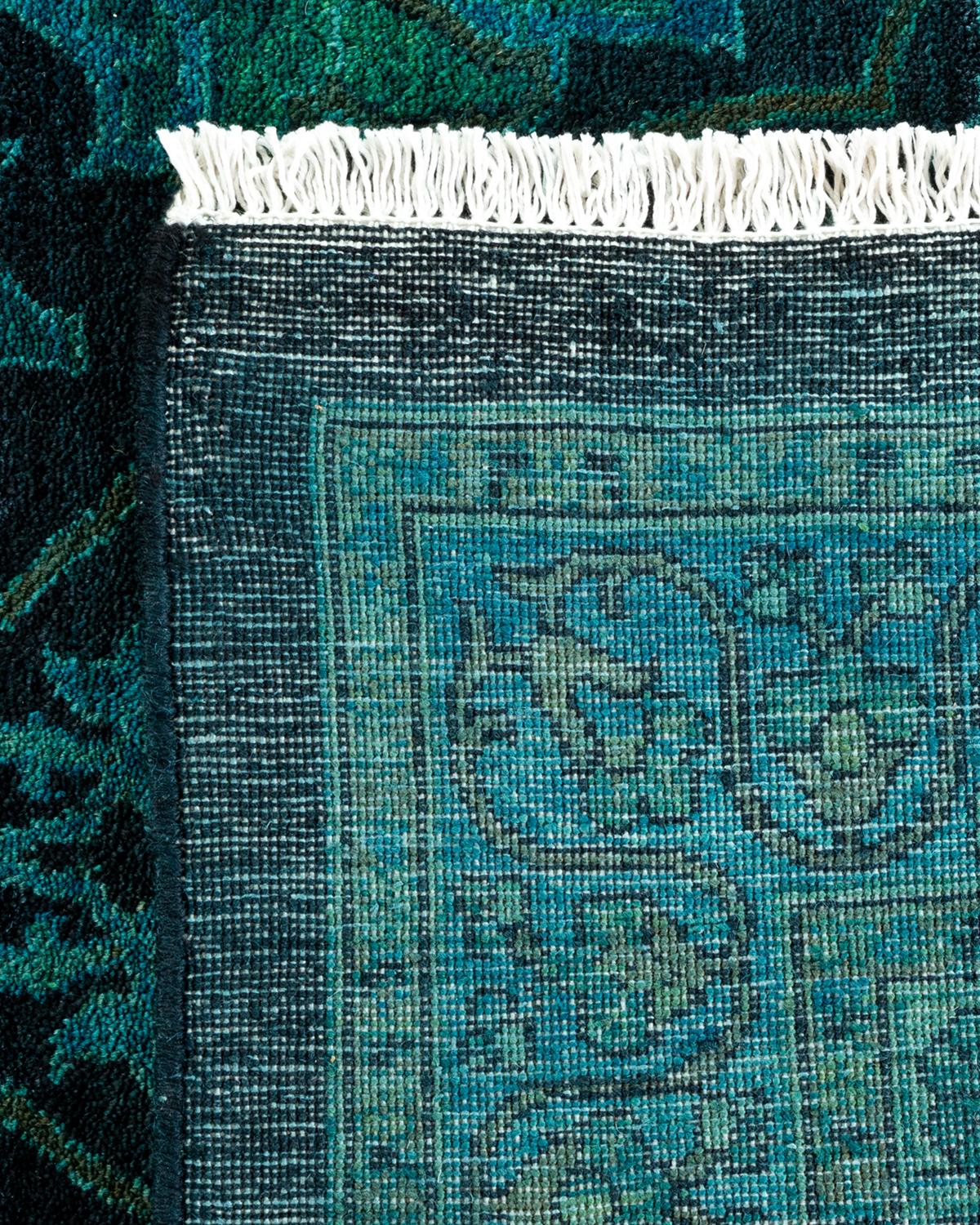 XXIe siècle et contemporain Contemporary Overdyed Hand Knotted Wool Green Area Rug (tapis en laine surteinte nouée à la main) en vente
