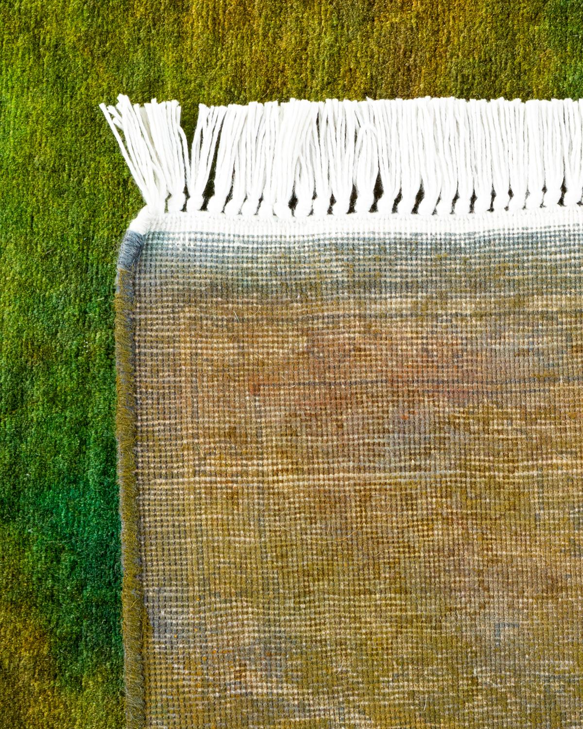Contemporary Overdyed Handknotted Wool Green Area Rug (21. Jahrhundert und zeitgenössisch) im Angebot