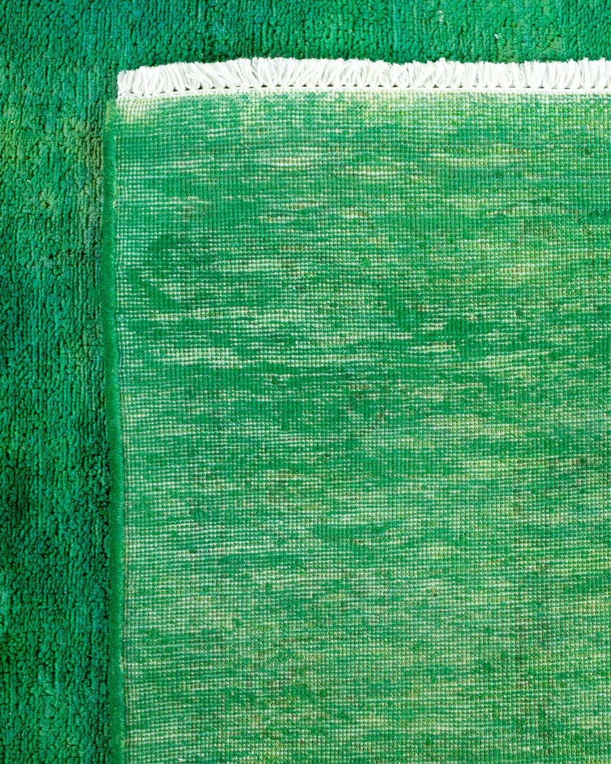 XXIe siècle et contemporain Contemporary Overdyed Hand Knotted Wool Green Area Rug (tapis en laine surteinte nouée à la main)