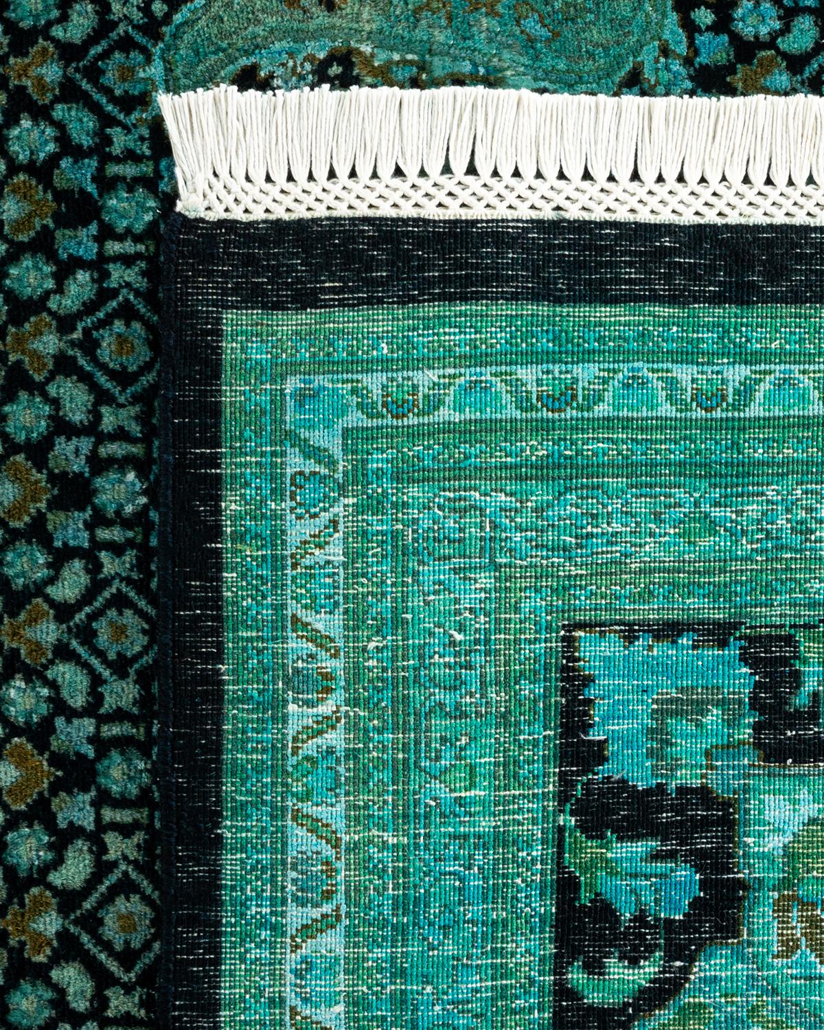 XXIe siècle et contemporain Contemporary Overdyed Hand Knotted Wool Green Area Rug (tapis en laine surteinte nouée à la main) en vente