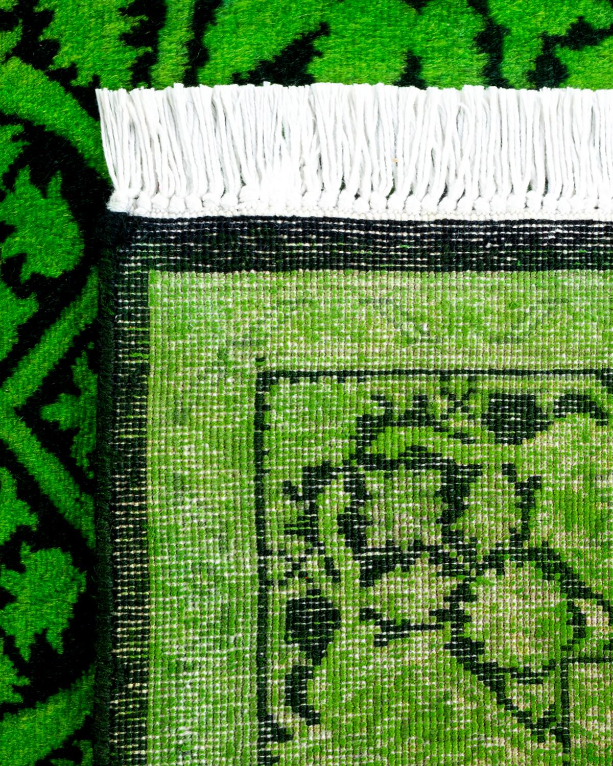 XXIe siècle et contemporain Contemporary Overdyed Hand Knotted Wool Green Area Rug (tapis en laine surteinte nouée à la main) en vente