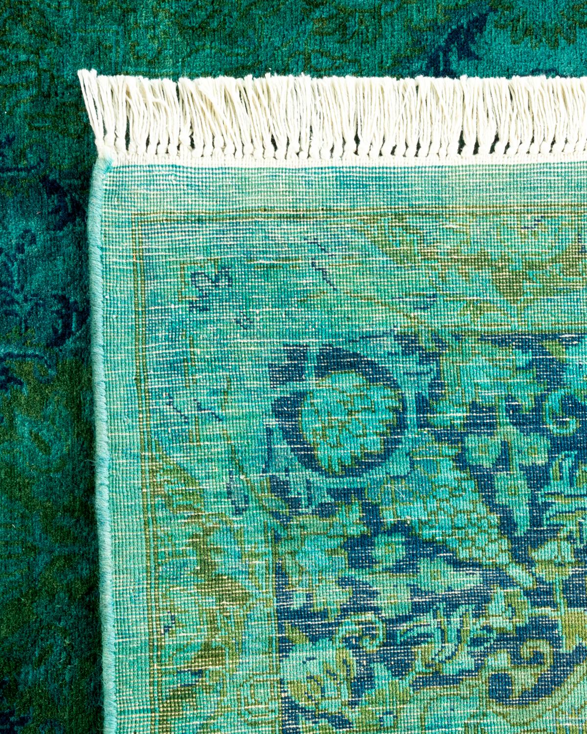 Contemporary Overdyed Handknotted Wool Green Area Rug (21. Jahrhundert und zeitgenössisch) im Angebot