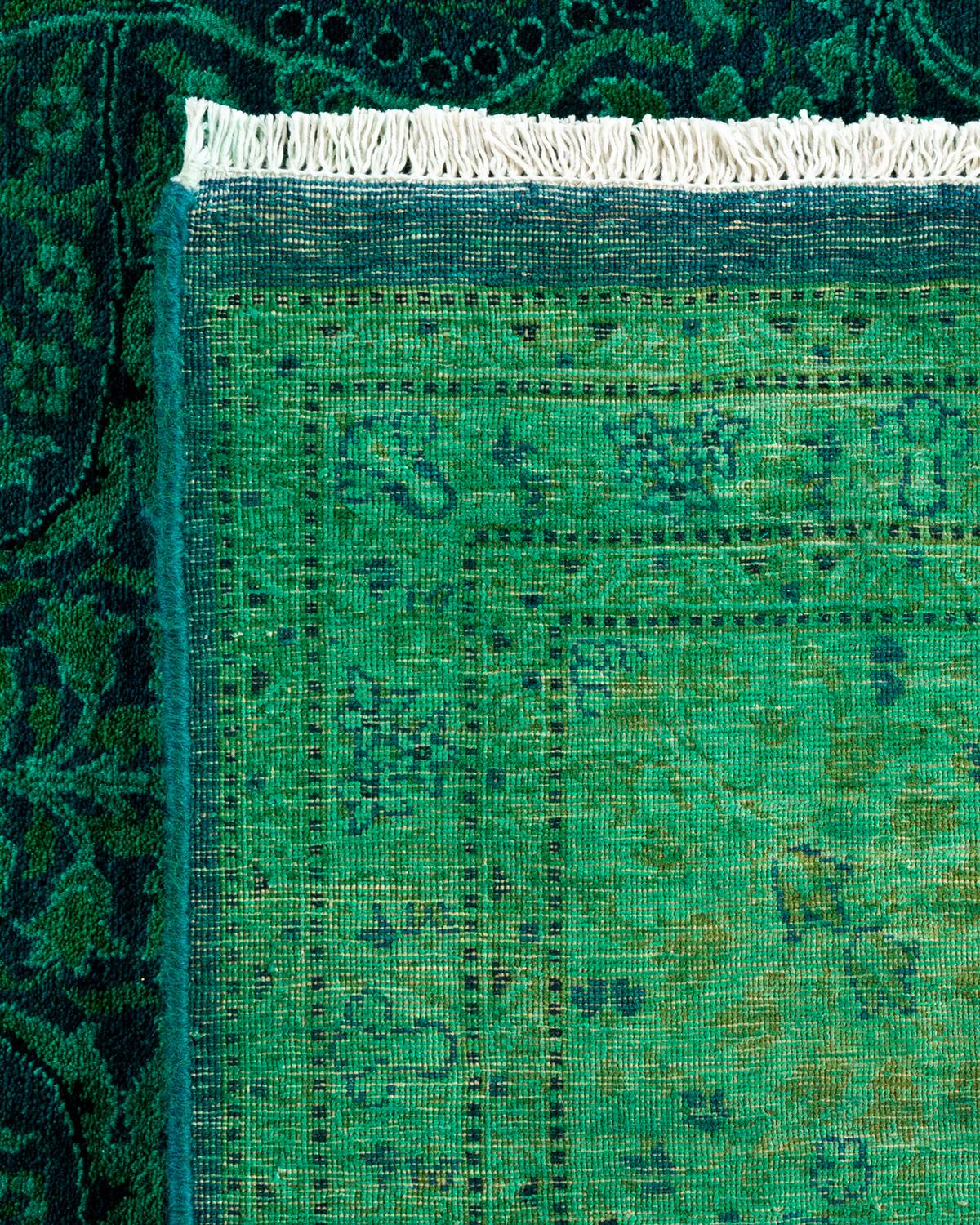 XXIe siècle et contemporain Contemporary Overdyed Hand Knotted Wool Green Area Rug (tapis en laine surteinte nouée à la main) en vente