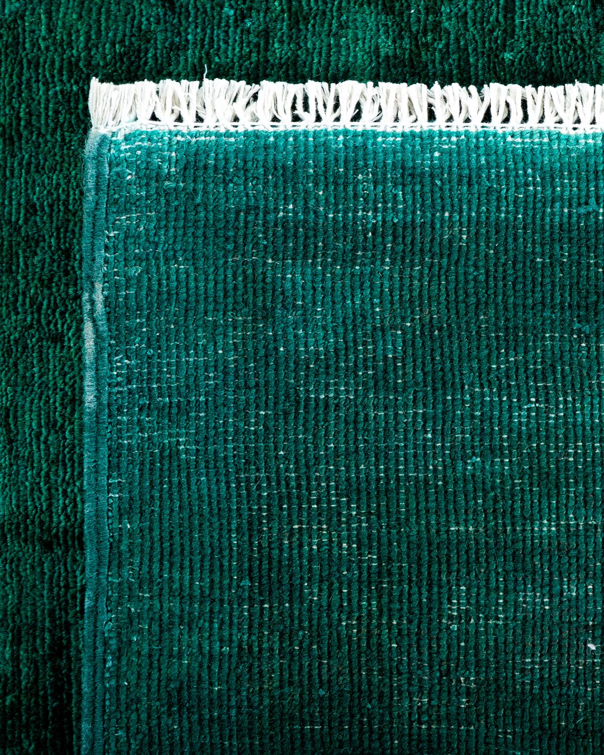 Contemporary Overdyed Handknotted Wool Green Area Rug (21. Jahrhundert und zeitgenössisch) im Angebot
