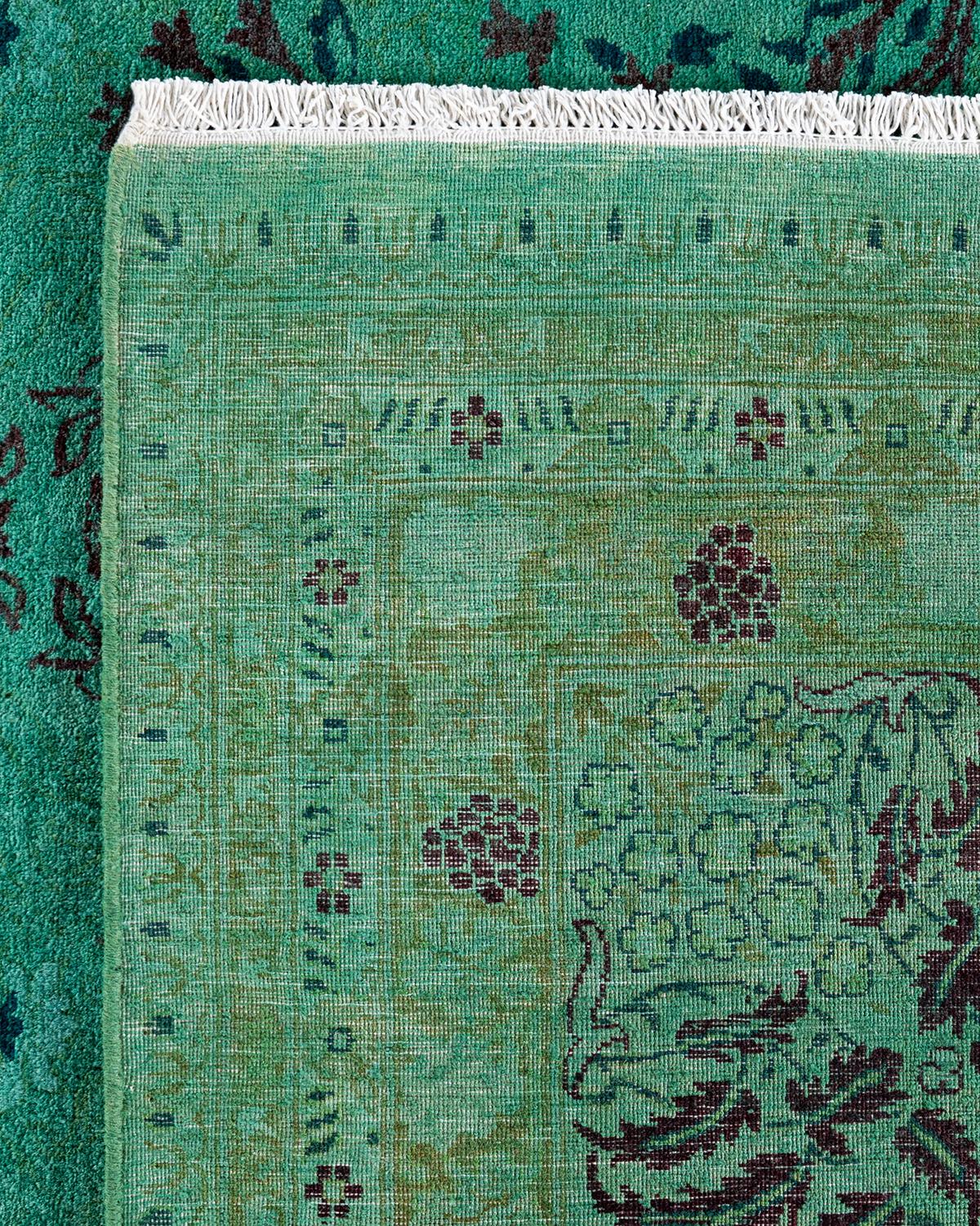 XXIe siècle et contemporain Contemporary Overdyed Hand Knotted Wool Green Area Rug (tapis en laine surteinte nouée à la main) en vente
