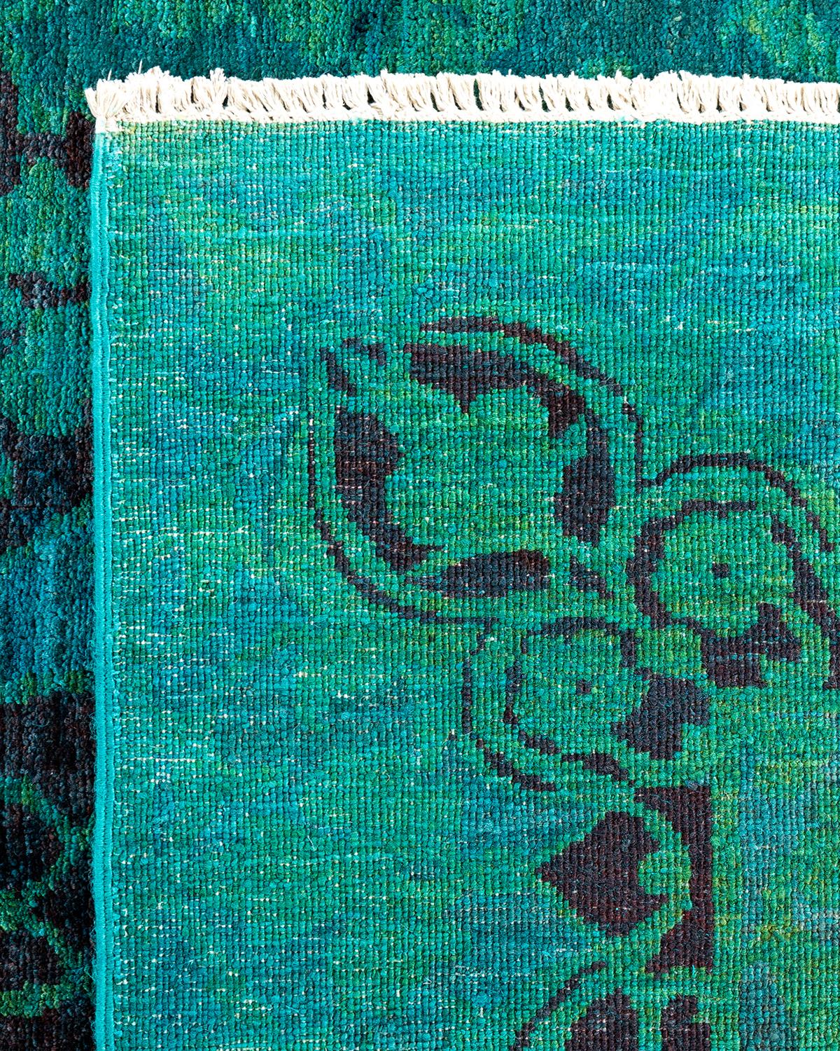 XXIe siècle et contemporain Contemporary Overdyed Hand Knotted Wool Green Area Rug (tapis en laine surteinte nouée à la main) en vente