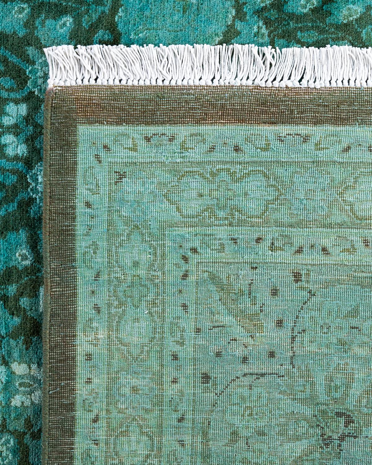 XXIe siècle et contemporain Contemporary Overdyed Hand Knotted Wool Green Area Rug (tapis en laine surteinte nouée à la main) en vente