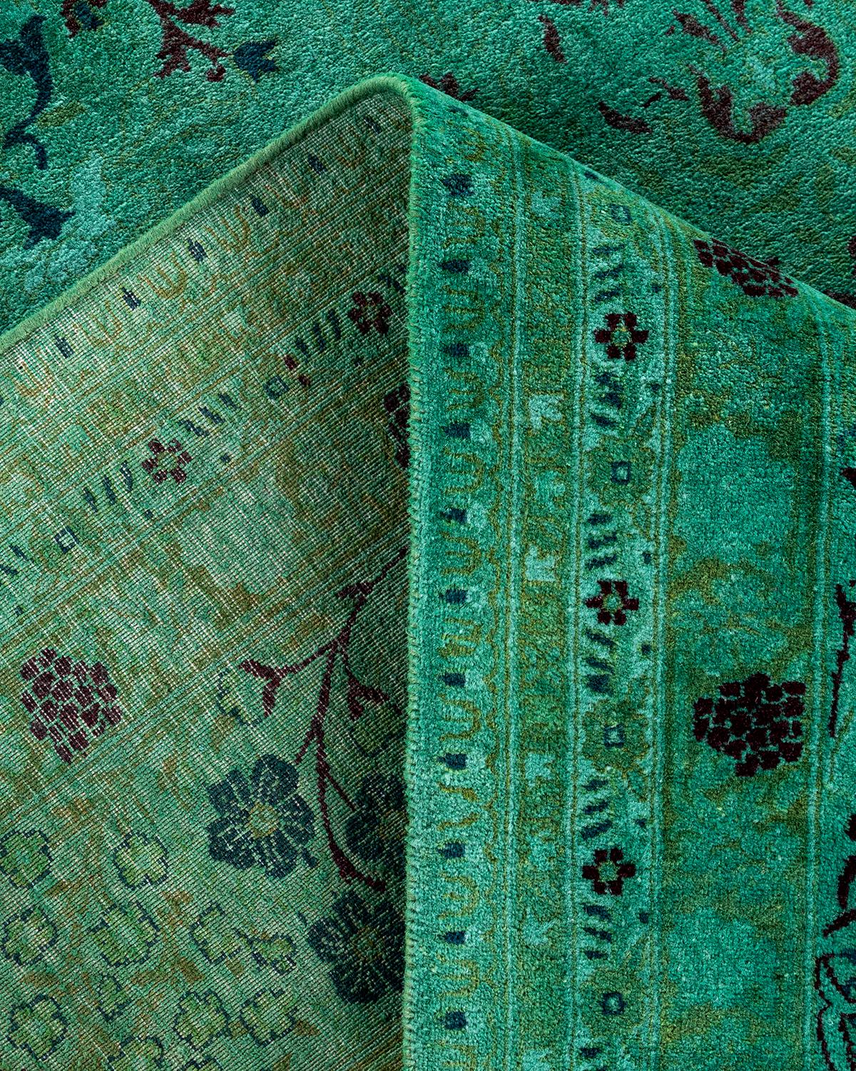 Laine Contemporary Overdyed Hand Knotted Wool Green Area Rug (tapis en laine surteinte nouée à la main) en vente