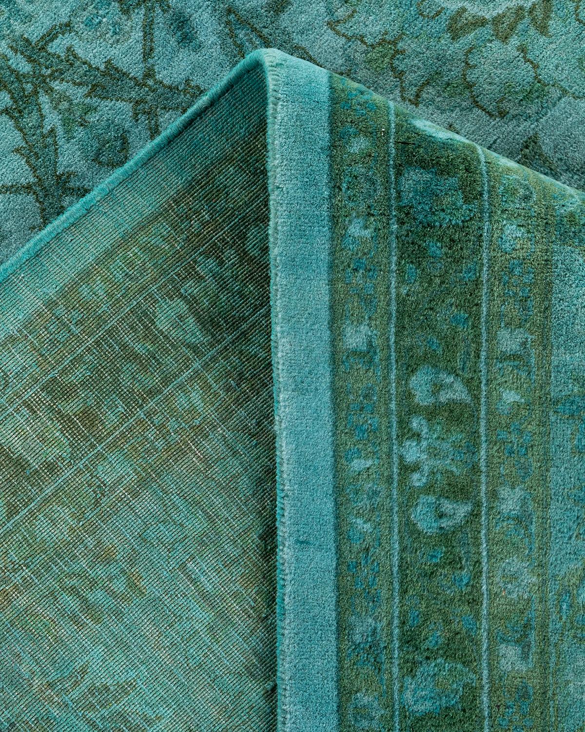 Laine Contemporary Overdyed Hand Knotted Wool Green Area Rug (tapis en laine surteinte nouée à la main) en vente