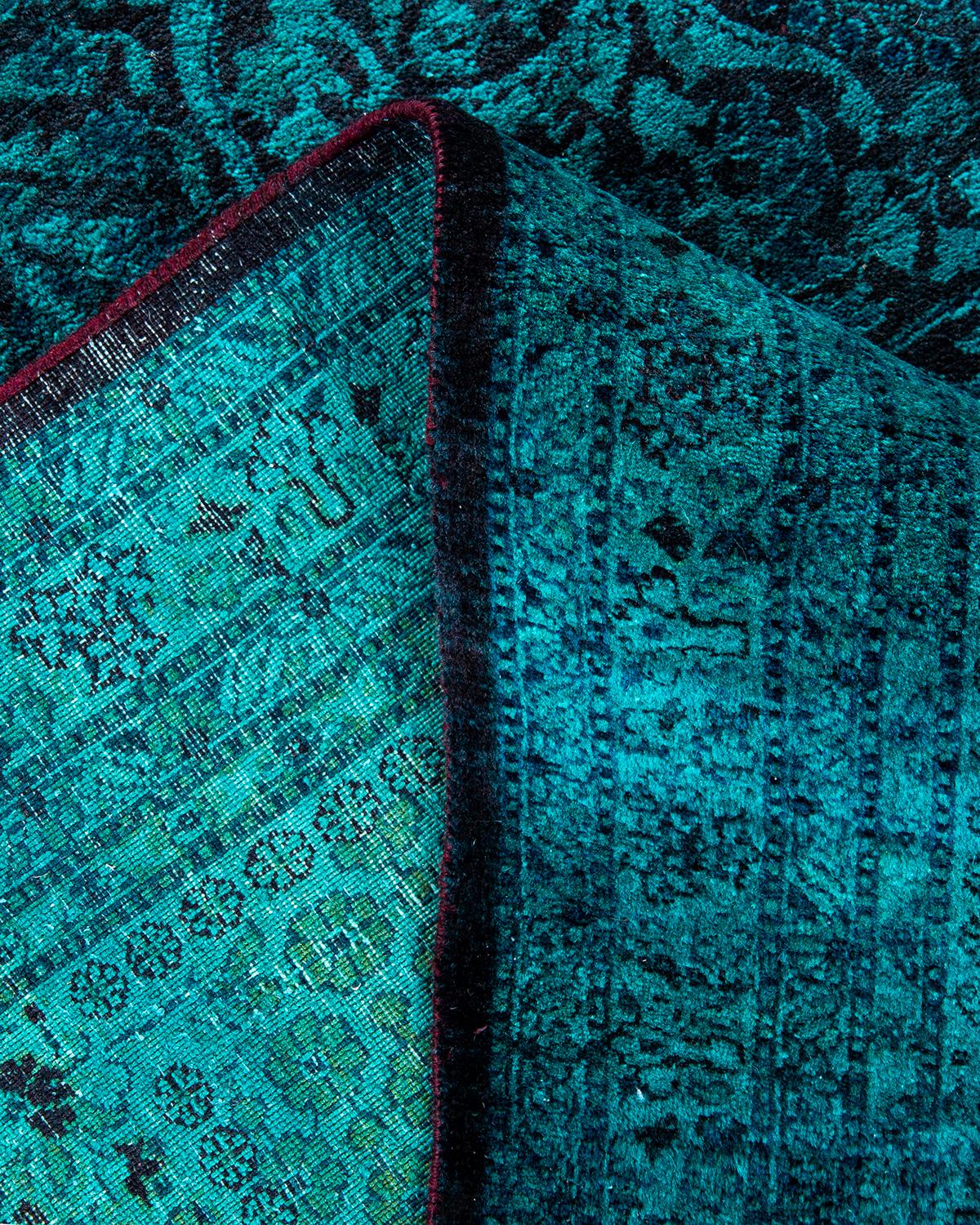 Laine Contemporary Overdyed Hand Knotted Wool Green Area Rug (tapis en laine surteinte nouée à la main) en vente