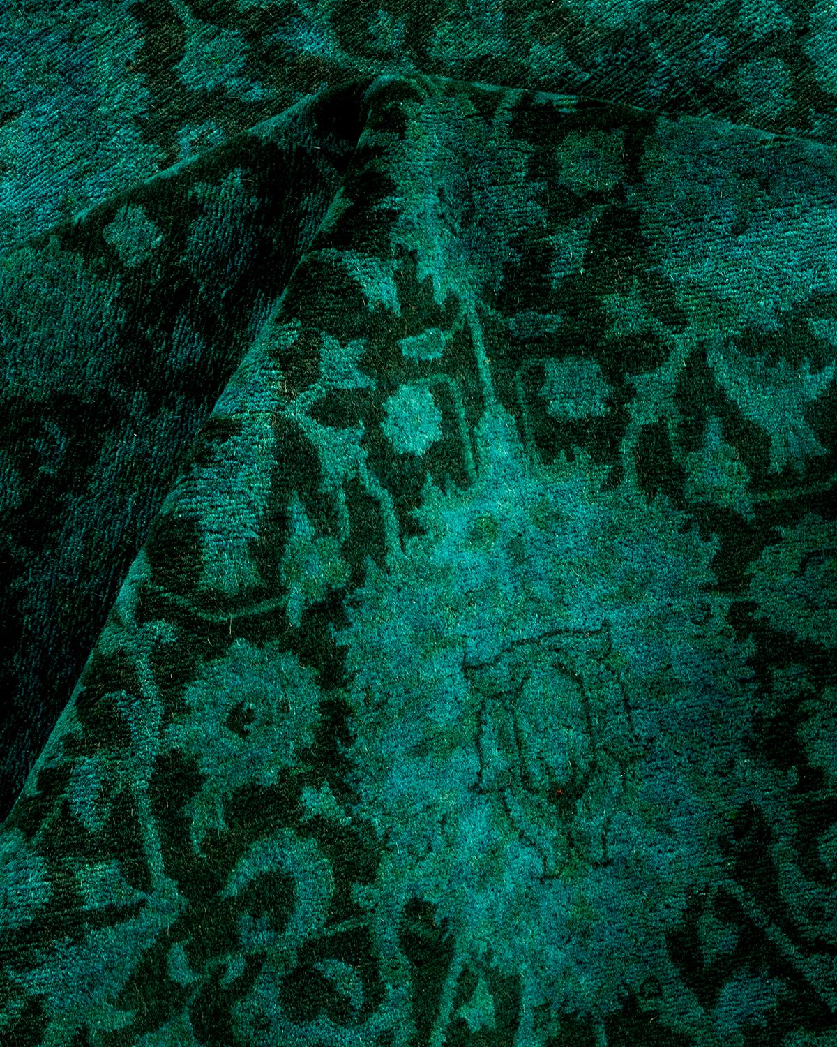 Contemporary Overdyed Hand Knotted Wool Green Area Rug (tapis en laine surteinte nouée à la main) en vente 1