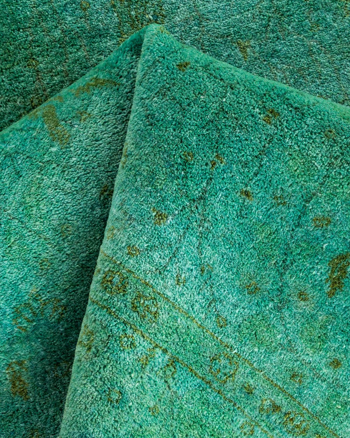 Alfombra de lana teñida a mano contemporánea verde en venta 1