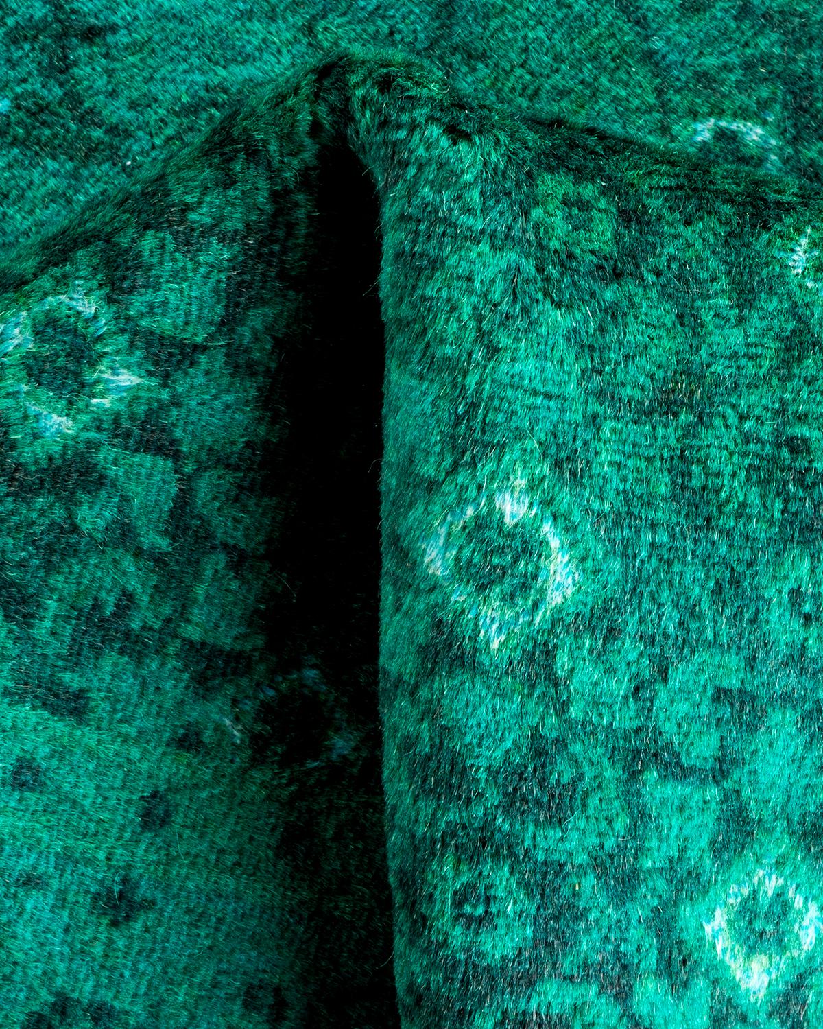 Contemporary Overdyed Hand Knots Rugs (Tappeto di lana verde) in vendita 1