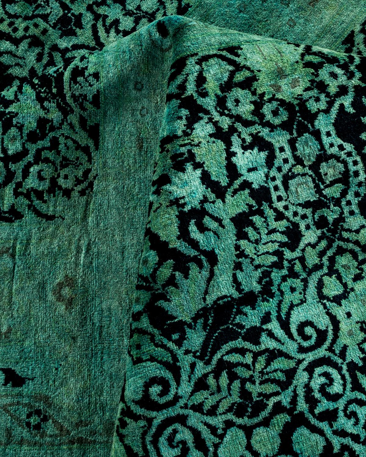 Contemporary Overdyed Hand Knotted Wool Green Area Rug (tapis en laine surteinte nouée à la main) en vente 1