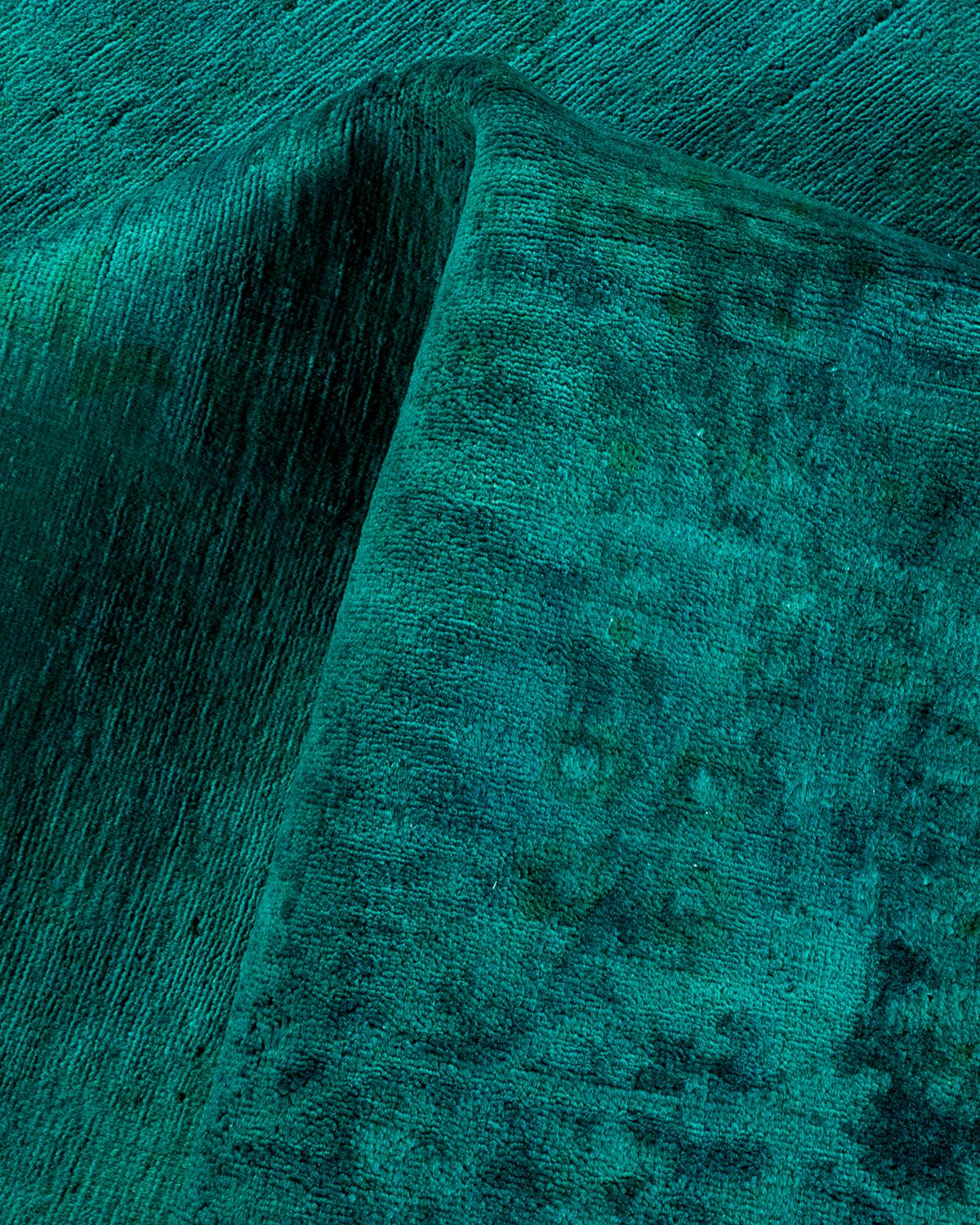 Alfombra de lana teñida a mano contemporánea verde en venta 1