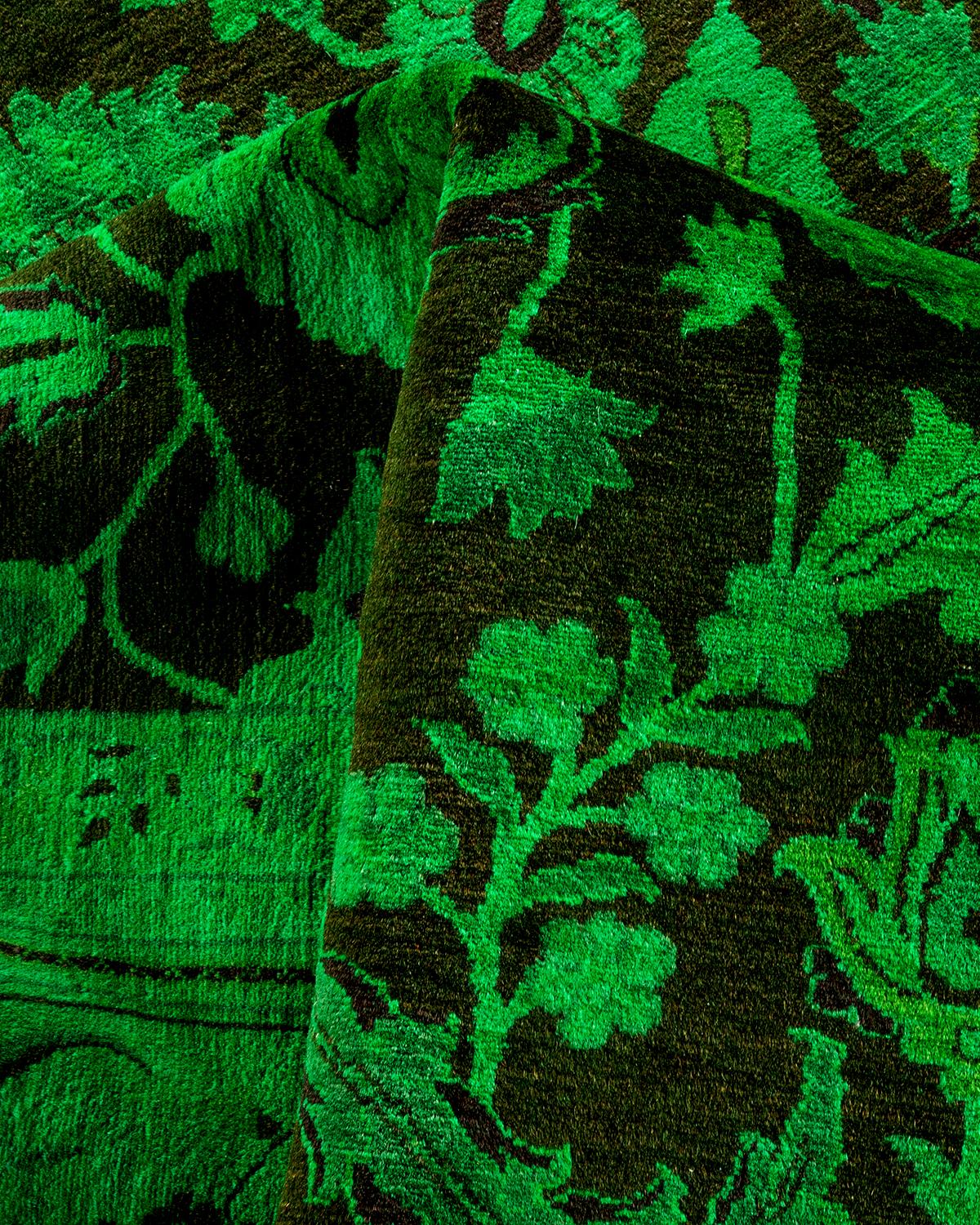 Contemporary Overdyed Hand Knots Rugs (Tappeto di lana verde) in vendita 1