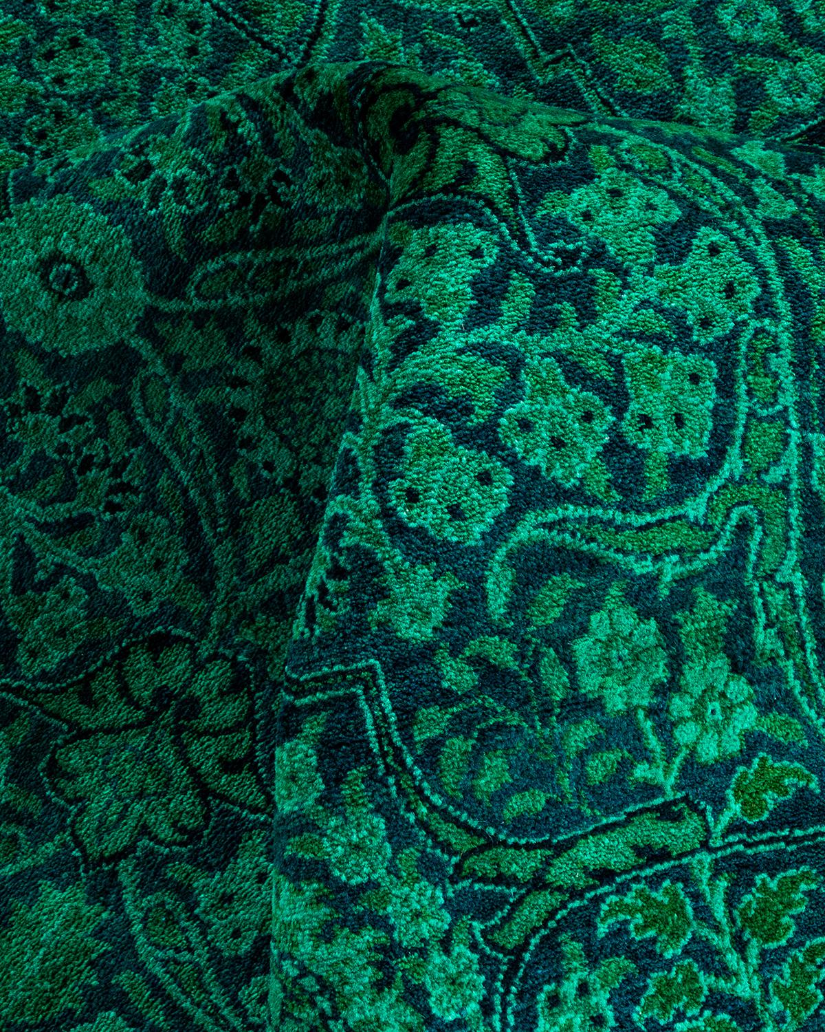 Contemporary Overdyed Hand Knotted Wool Green Area Rug (tapis en laine surteinte nouée à la main) en vente 1