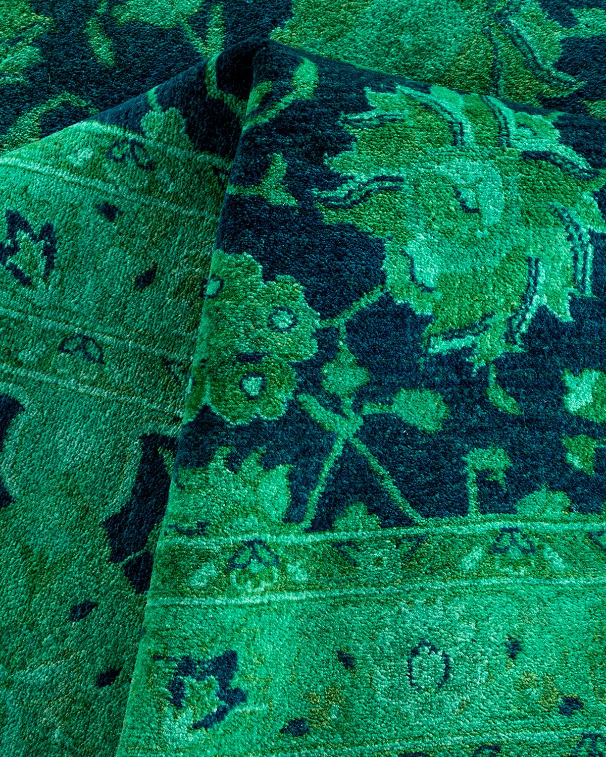 Contemporary Overdyed Hand Knots Rugs (Tappeto di lana verde) in vendita 1