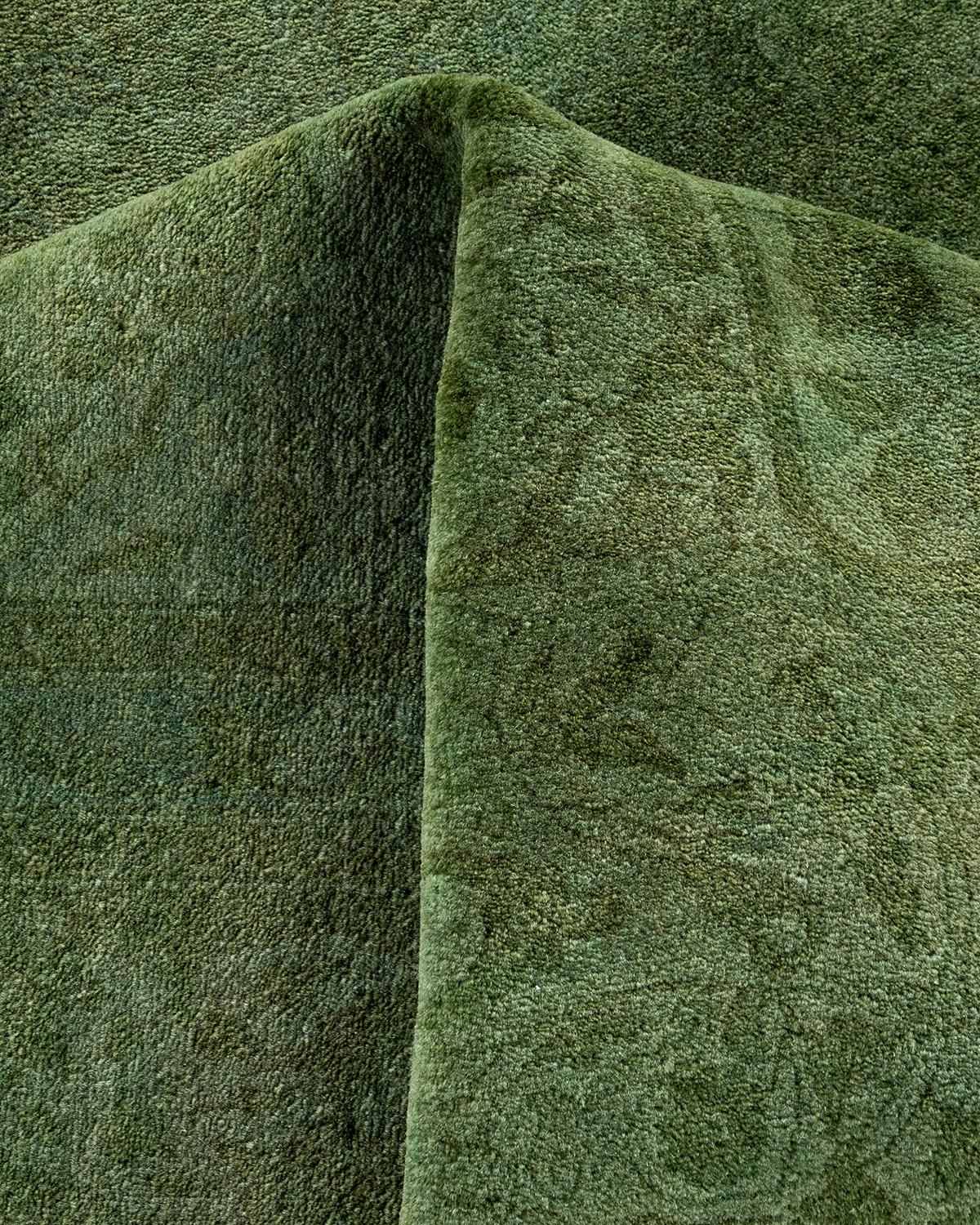 Contemporary Overdyed Hand Knots Rugs (Tappeto di lana verde) in vendita 1