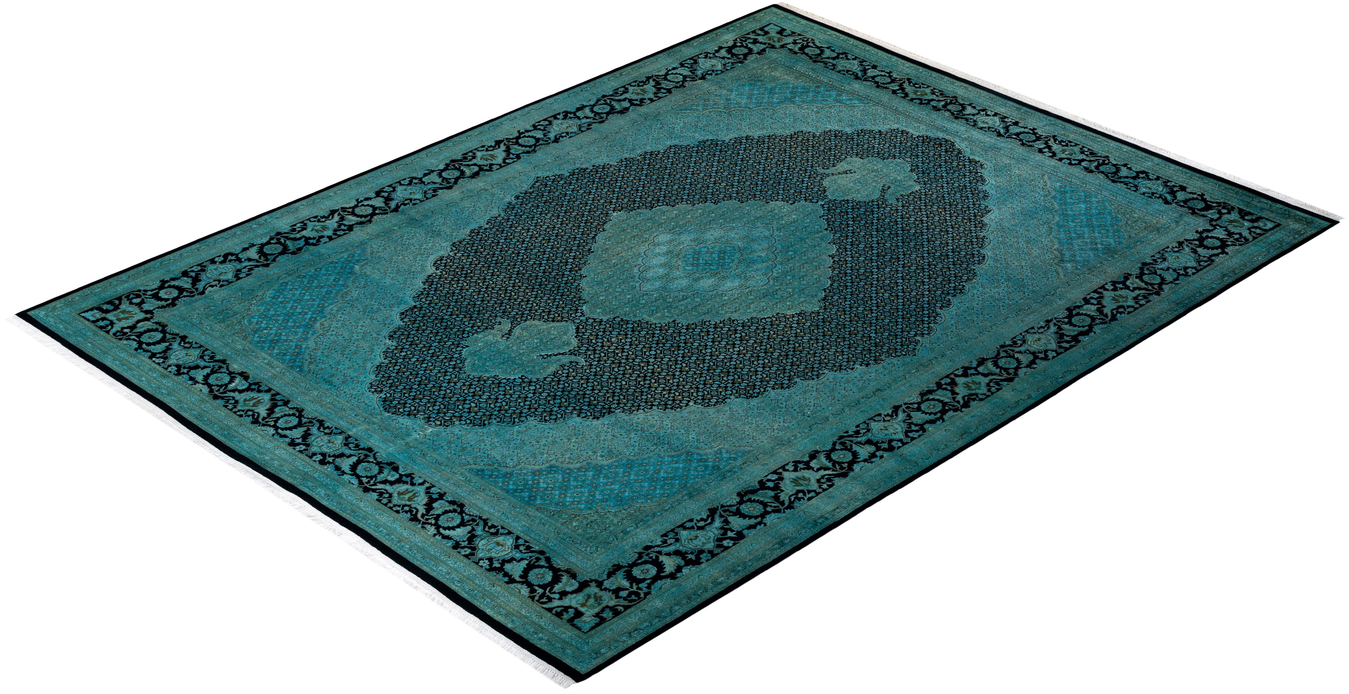 Contemporary Overdyed Hand Knotted Wool Green Area Rug (tapis en laine surteinte nouée à la main) en vente 2