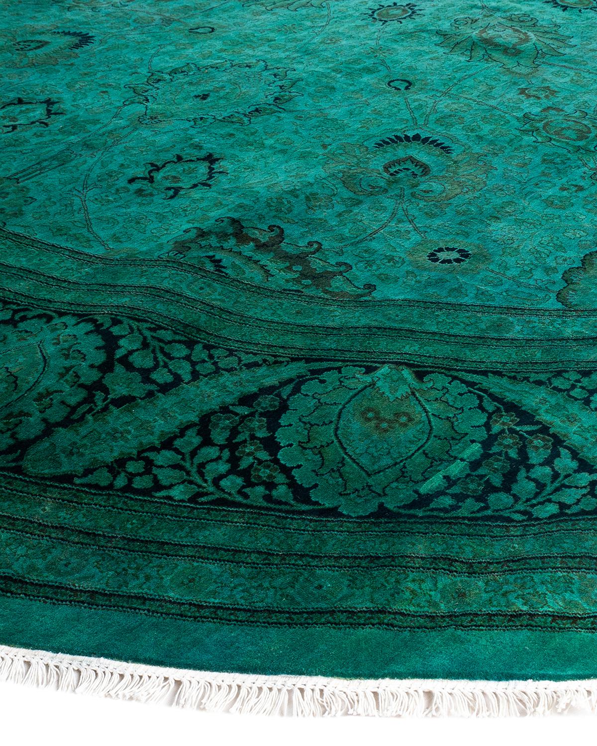 I tappeti Vibrance rappresentano il classico con un tocco di classe: motivi tradizionali sovratinti con colori brillanti. Ogni tappeto annodato a mano viene lavato con una tintura botanica 100% naturale che rivela le sfumature nascoste degli am