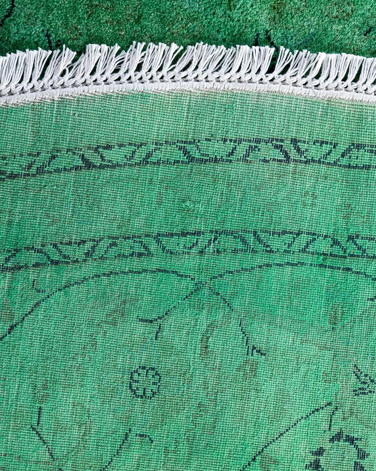 XXI secolo e contemporaneo Contemporary Overdyed Hand Knotted Wool Green Round Area Rug 8' 1