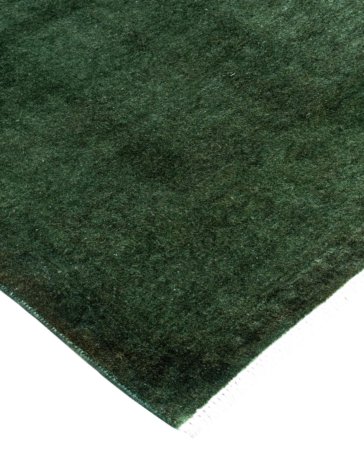 Vibrance-Teppiche sind der Inbegriff von Klassik mit Pfiff: traditionelle Muster in leuchtenden Farben gefärbt. Jeder handgeknüpfte Teppich wird mit einem 100 % natürlichen botanischen Farbstoff gewaschen, der verborgene Nuancen in den Mustern