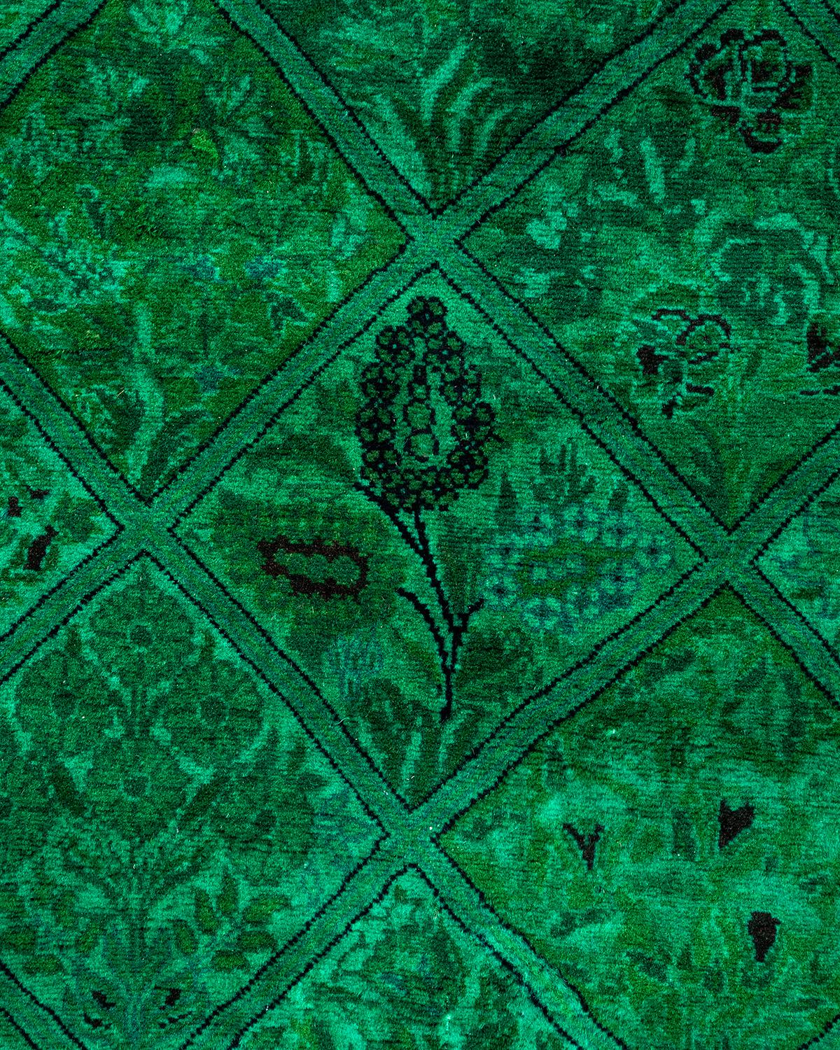 Pakistanais Chemin de table contemporain en laine surteinte nouée à la main, de couleur verte en vente