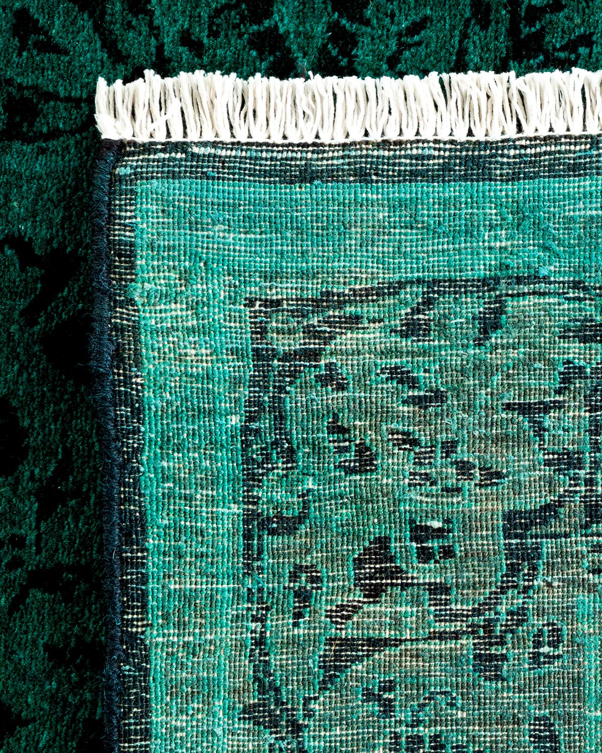 Traves de Mesa Contemporáneo Overdyed Hand Knotted Lana Verde Siglo XXI y contemporáneo en venta