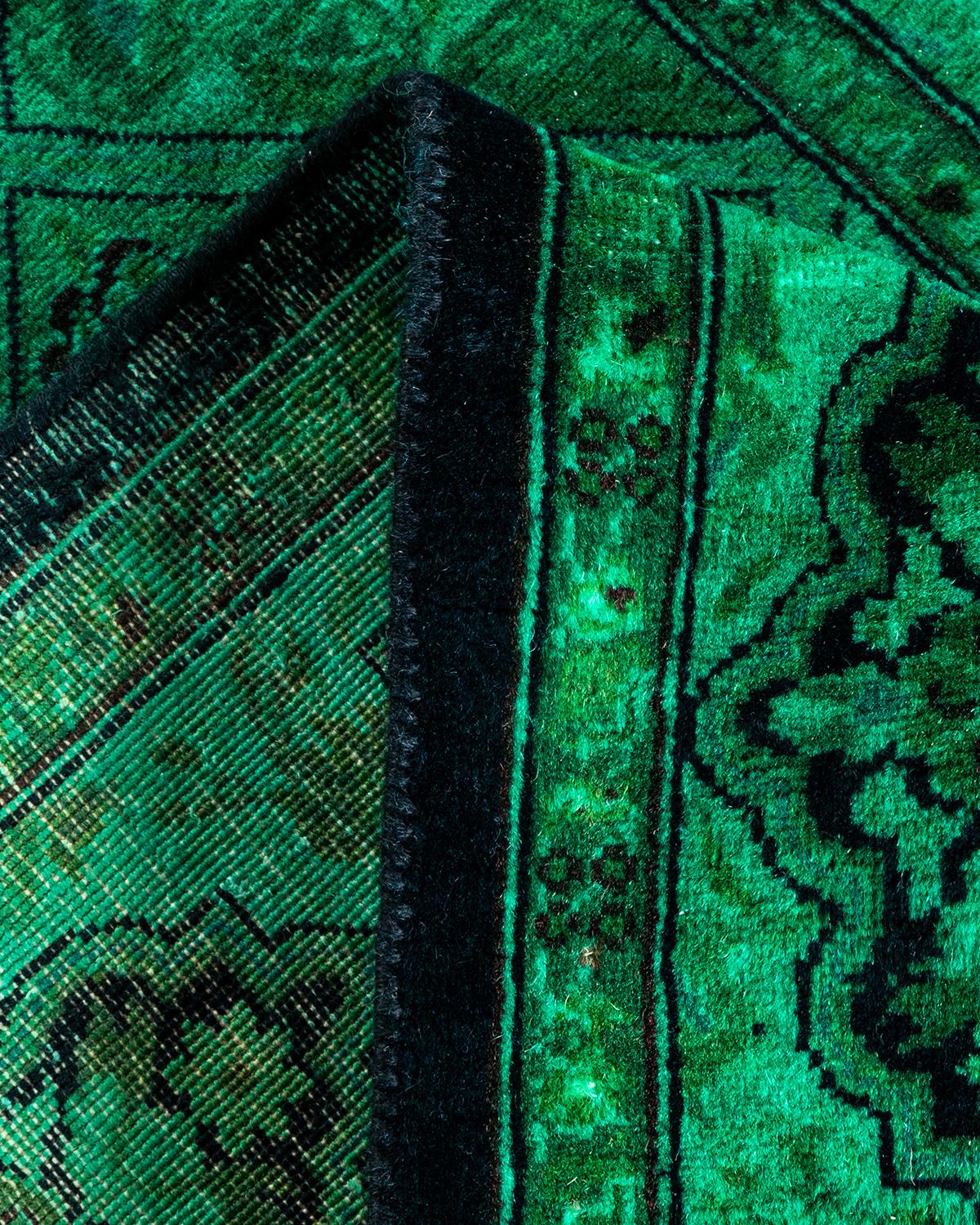 Laine Chemin de table contemporain en laine surteinte nouée à la main, de couleur verte en vente