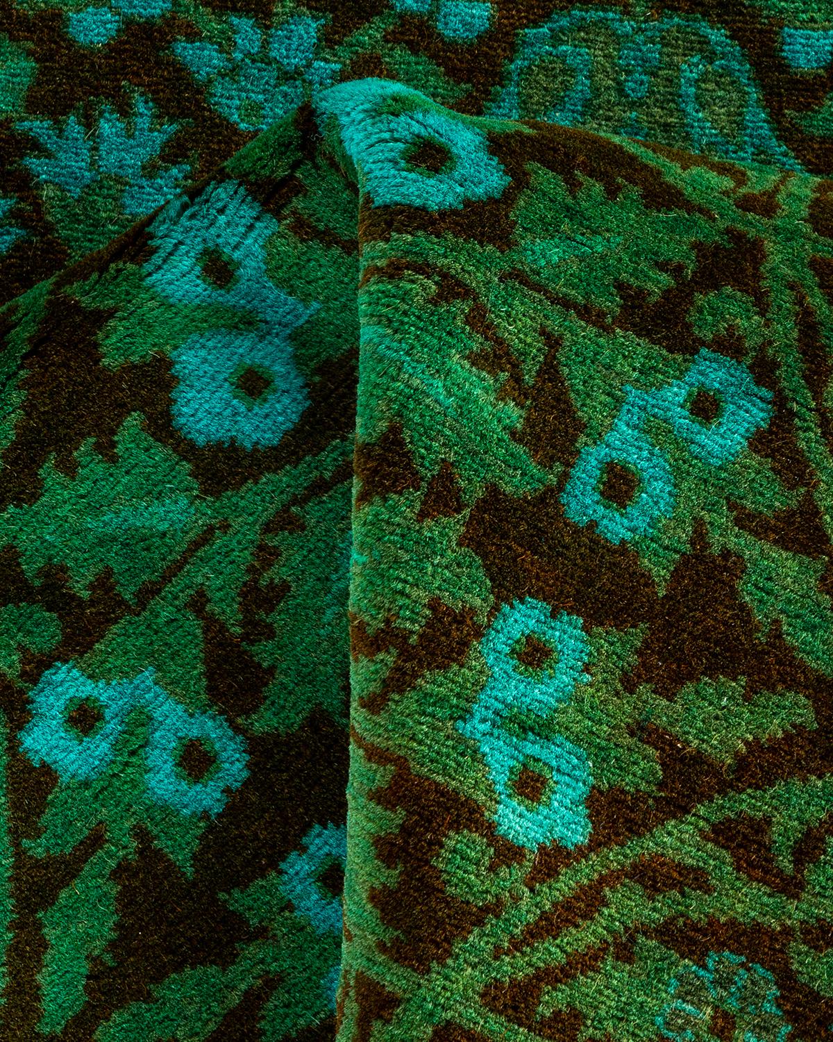 Chemin de table contemporain en laine surteinte nouée à la main, de couleur verte en vente 1