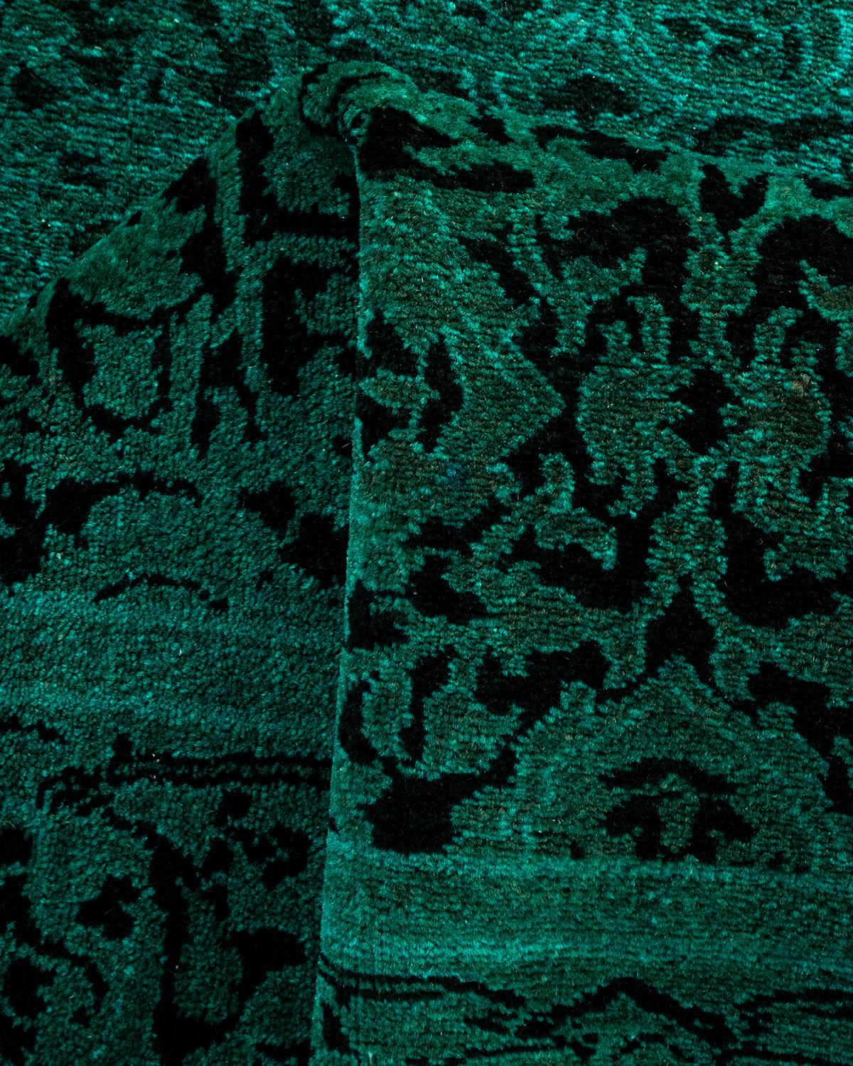 Traves de Mesa Contemporáneo Overdyed Hand Knotted Lana Verde en venta 2