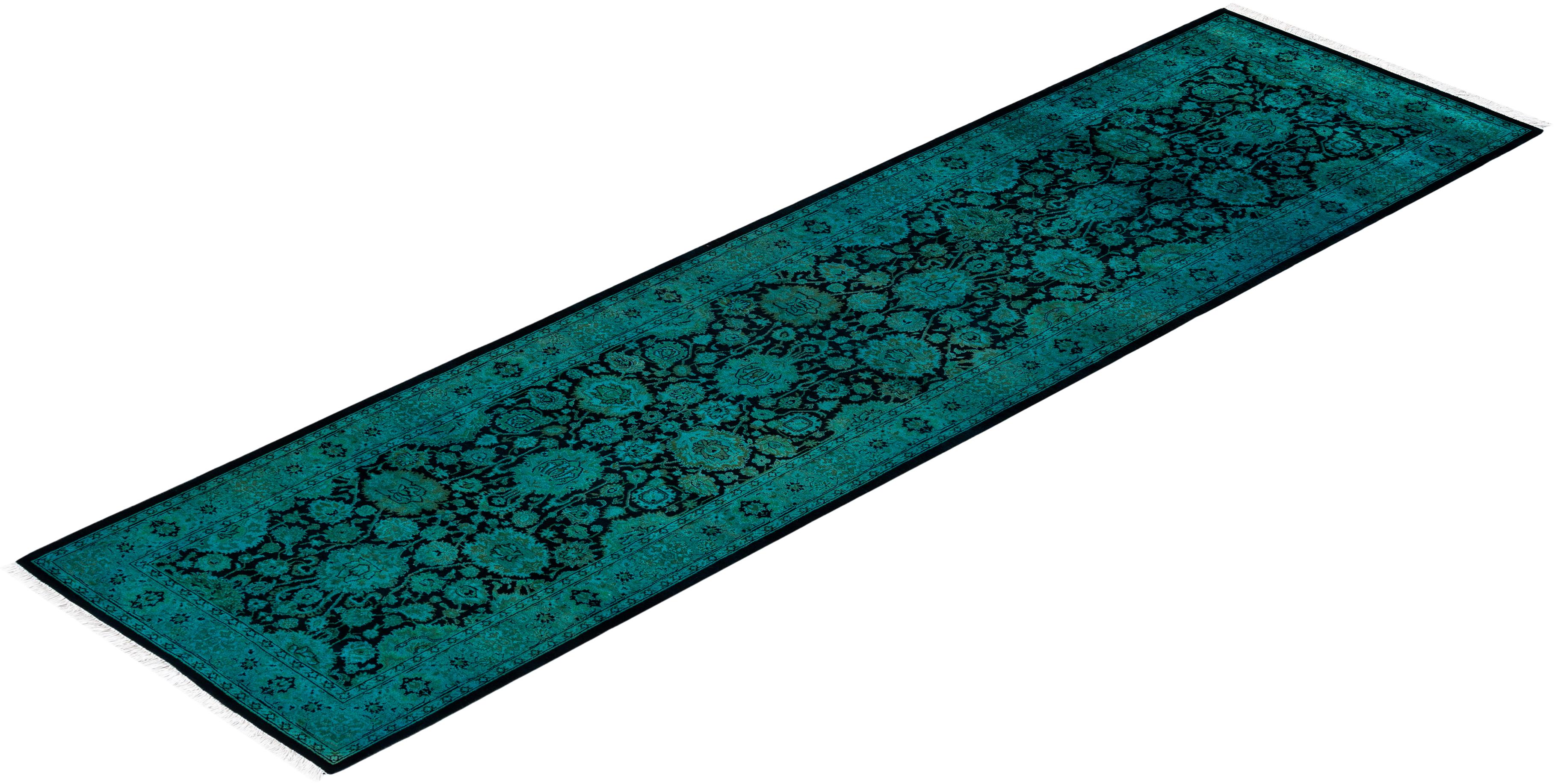 Chemin de table contemporain en laine surteinte nouée à la main, de couleur verte en vente 2
