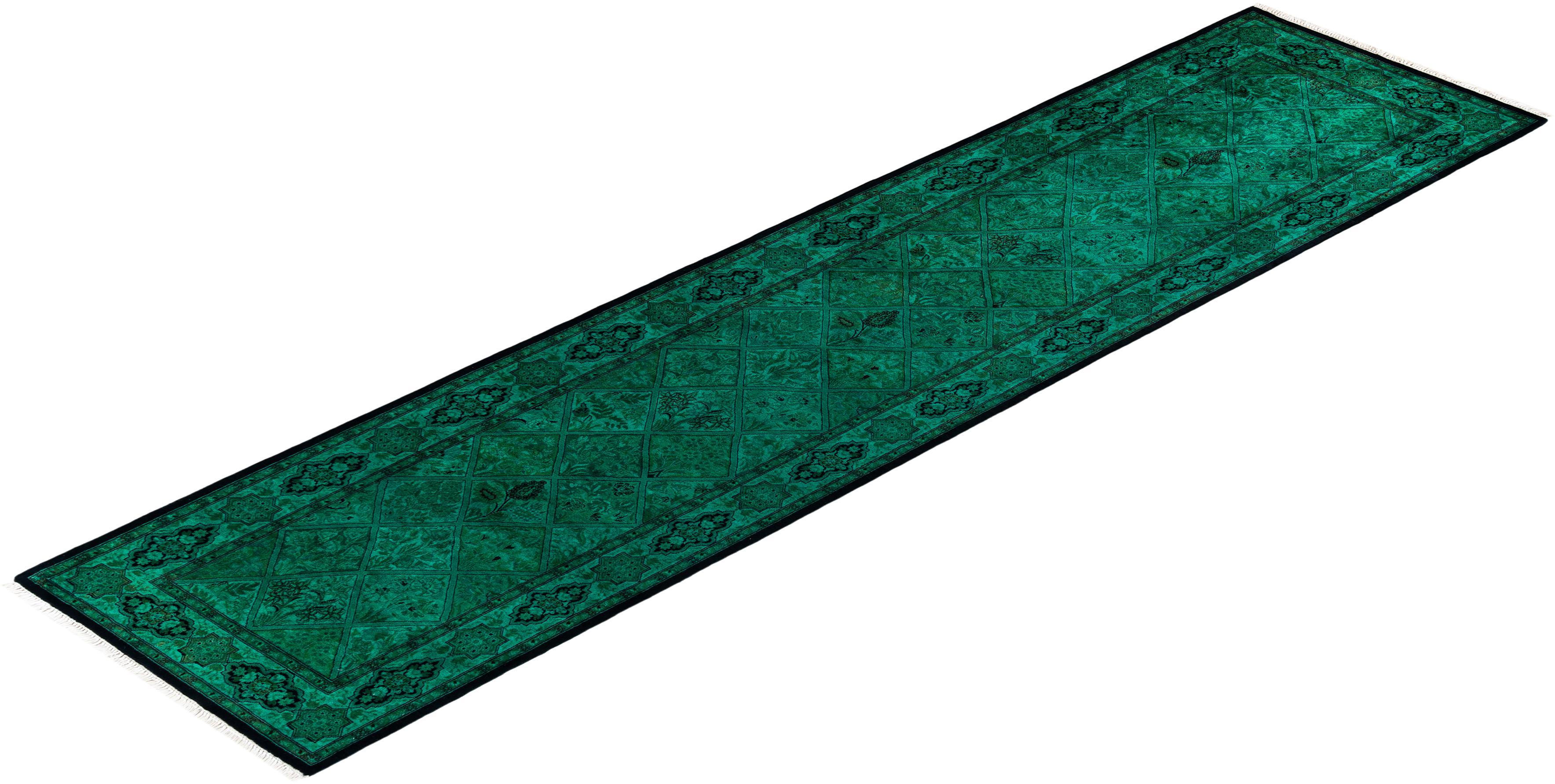 Chemin de table contemporain en laine surteinte nouée à la main, de couleur verte en vente 2