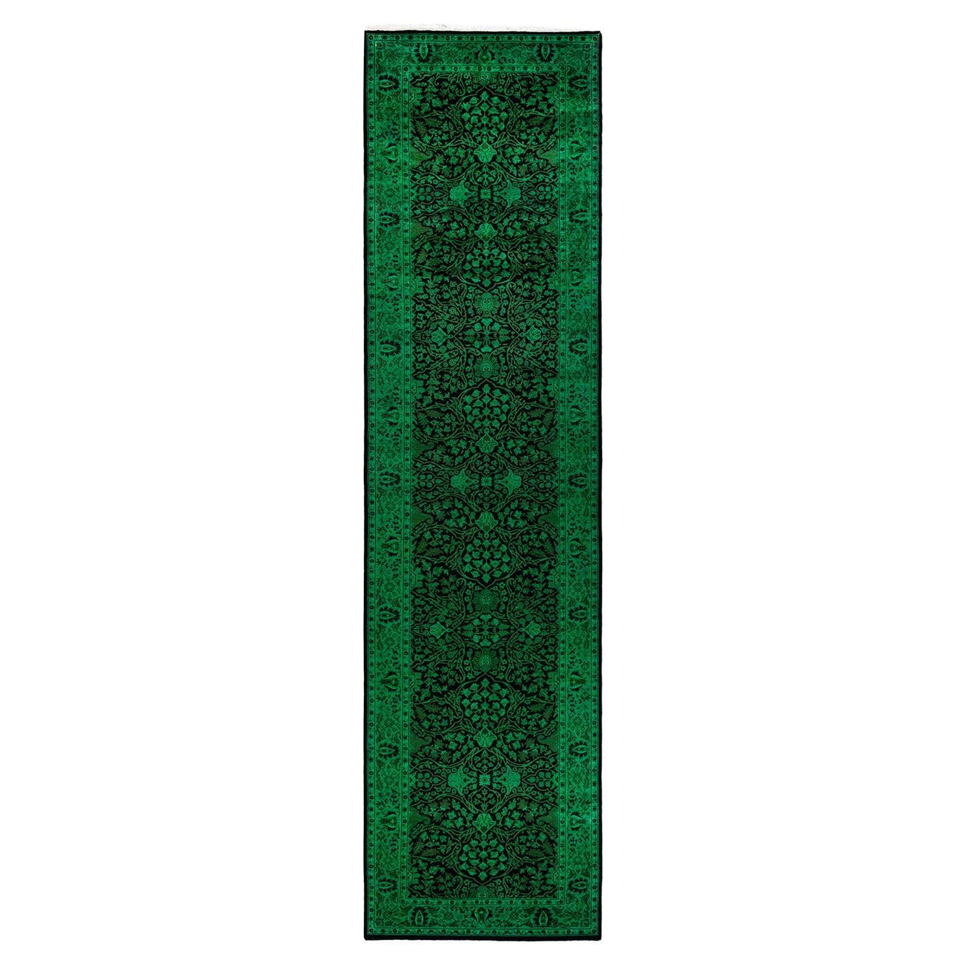 Chemin de table contemporain en laine surteinte nouée à la main, de couleur verte