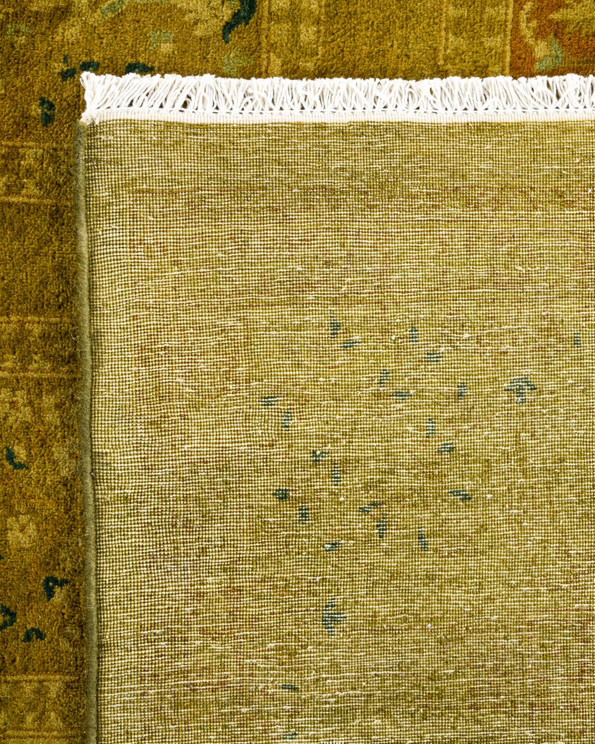 Contemporary Overdyed Hand Knotted Wool Multi Area Rug (21. Jahrhundert und zeitgenössisch) im Angebot
